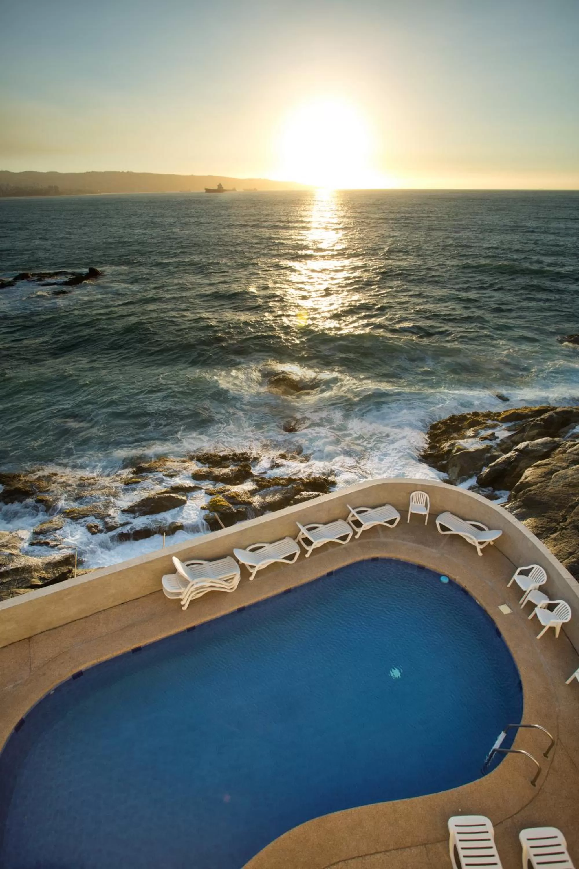 Swimming pool in Hotel Oceanic