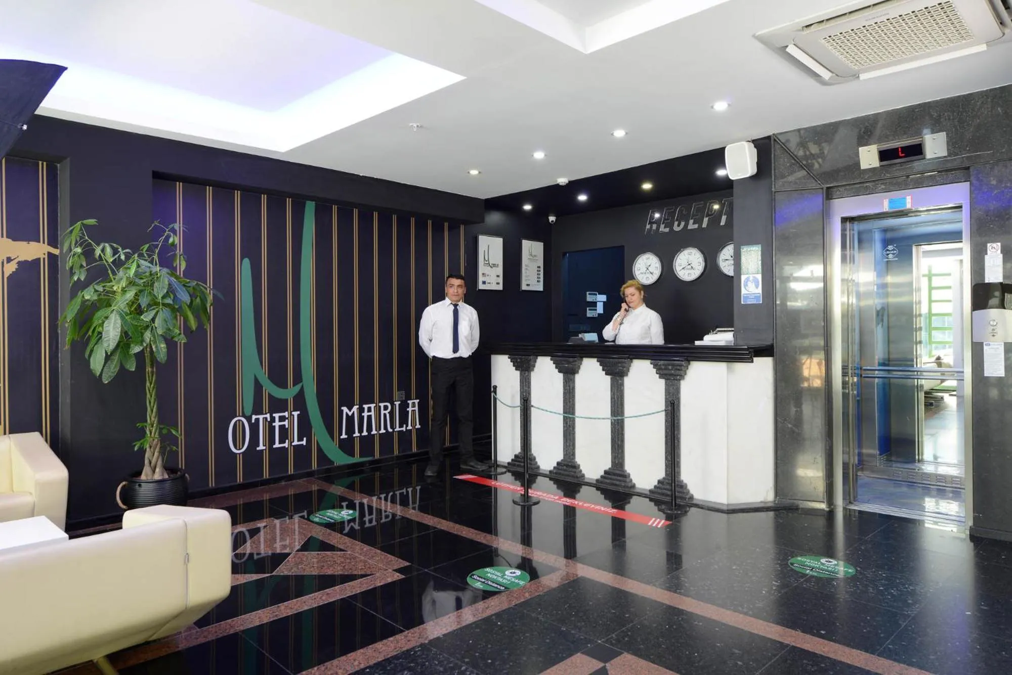 Lobby or reception in Hotel Marla