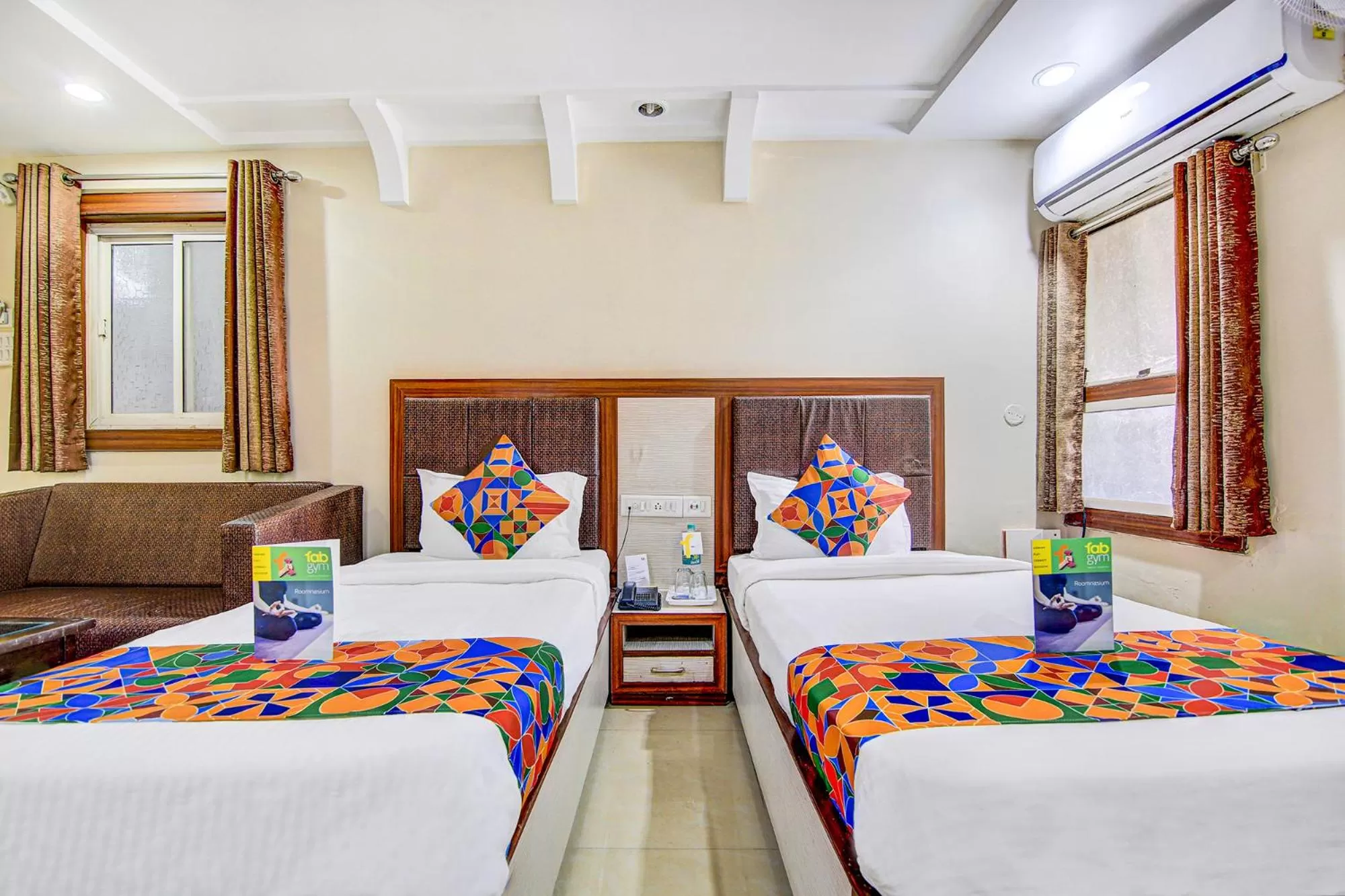 Bedroom, Bed in Via CT Palace