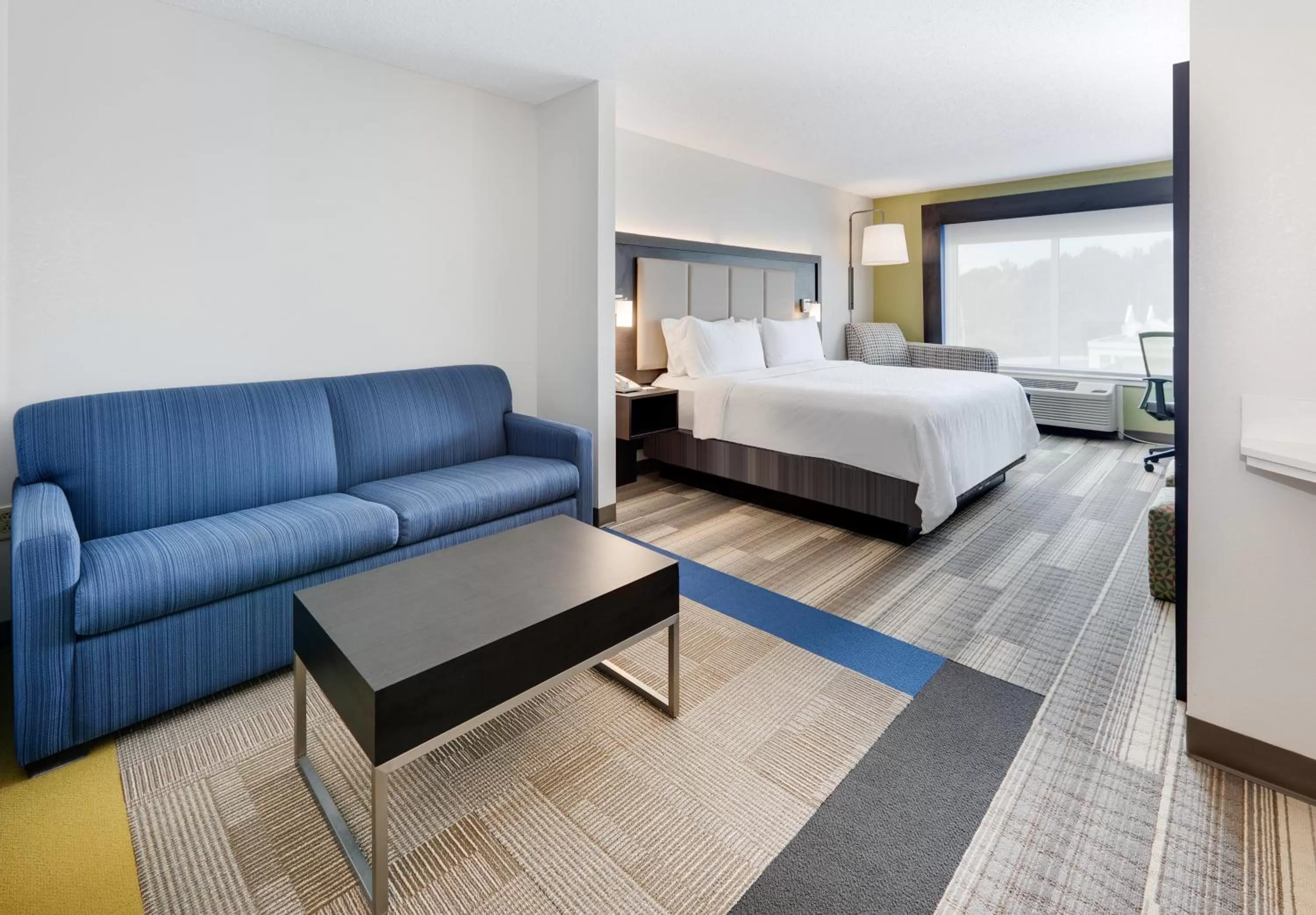Bedroom, Bed in Holiday Inn Express Hotel & Suites Dublin by IHG