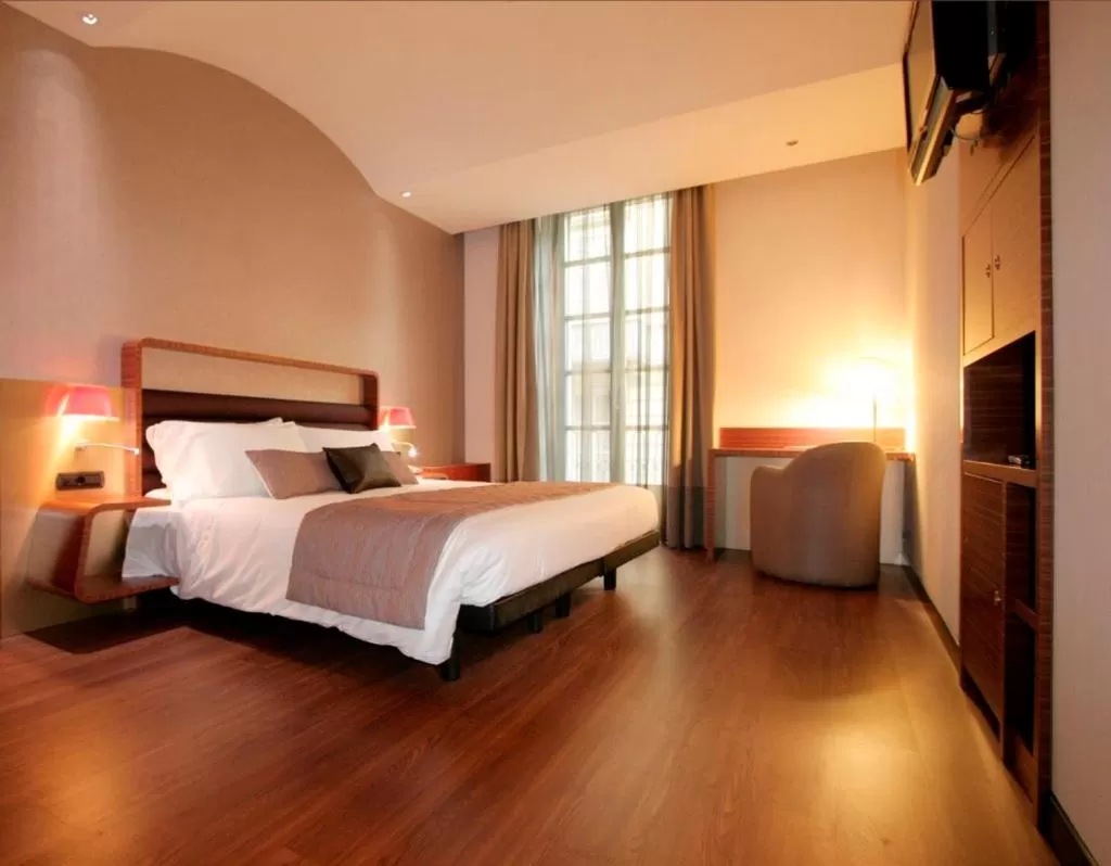 Photo of the whole room, Bed in Sure Hotel by Best Western Turin City Centre