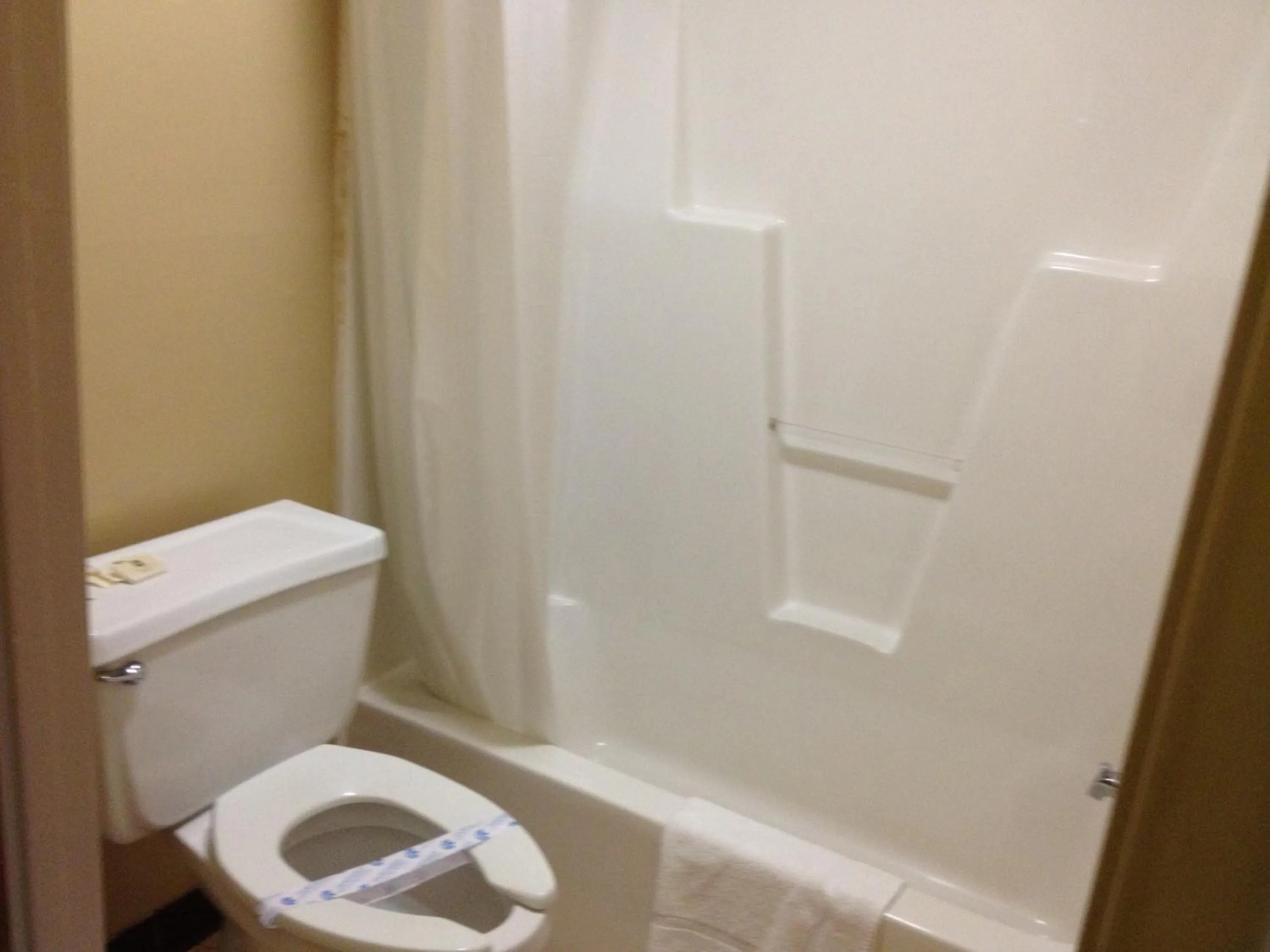 Shower in McClellan Inn