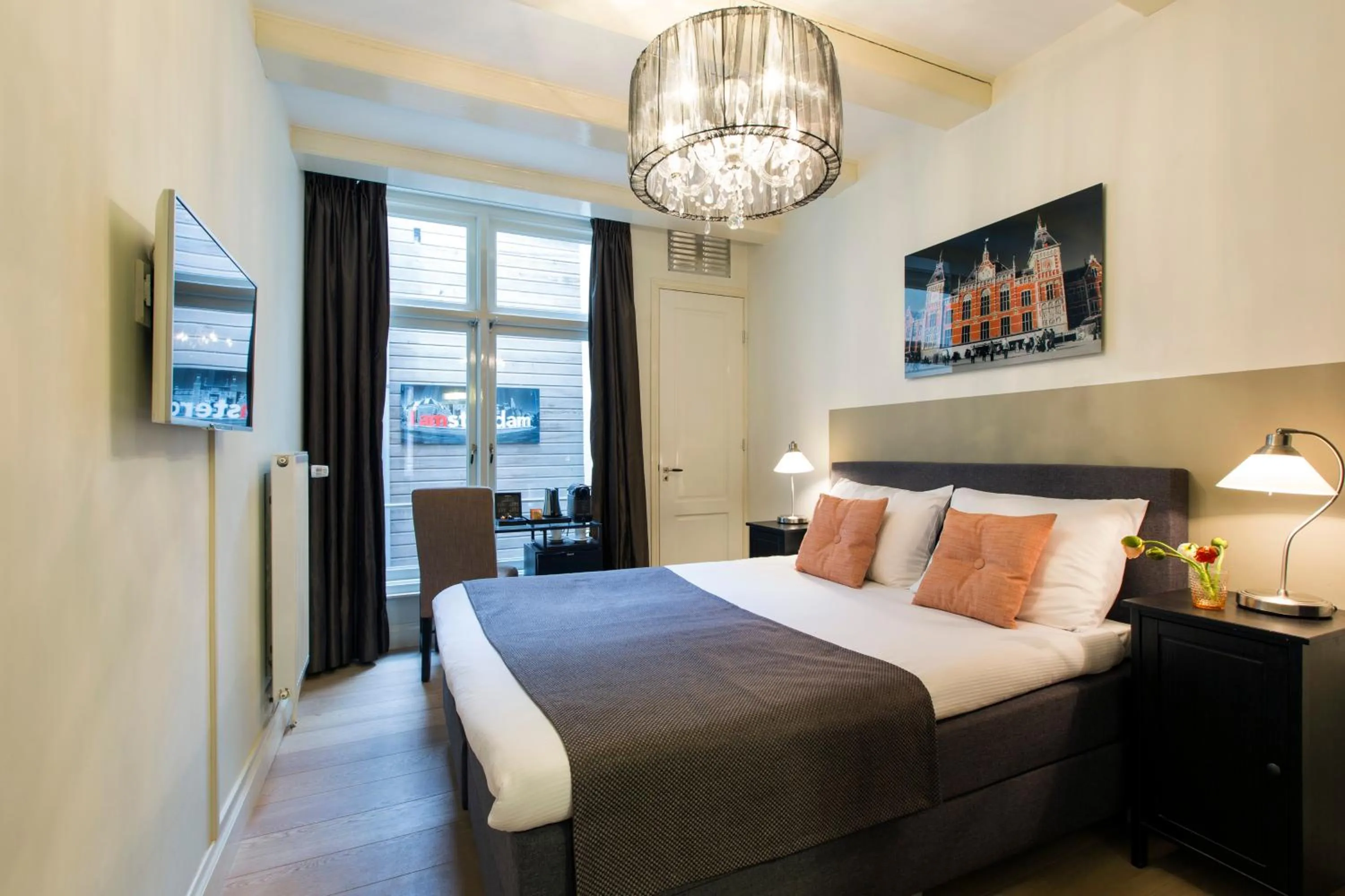 View (from property/room), Bed in Grand Canal Boutique Hotel