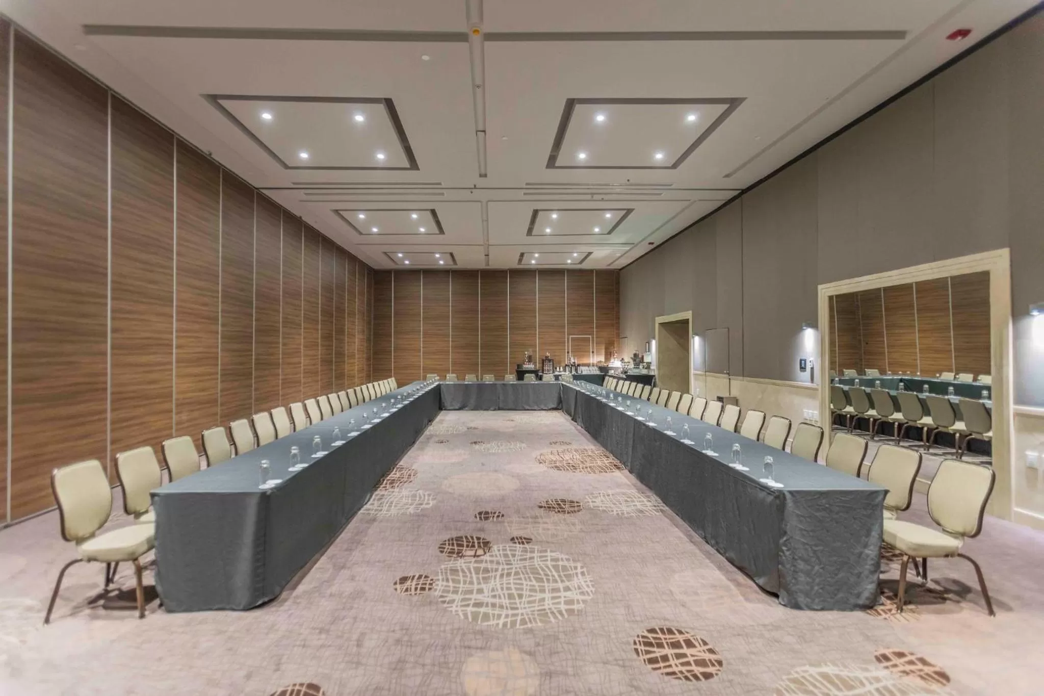 Meeting/conference room in Presidente InterContinental Mexico City by IHG
