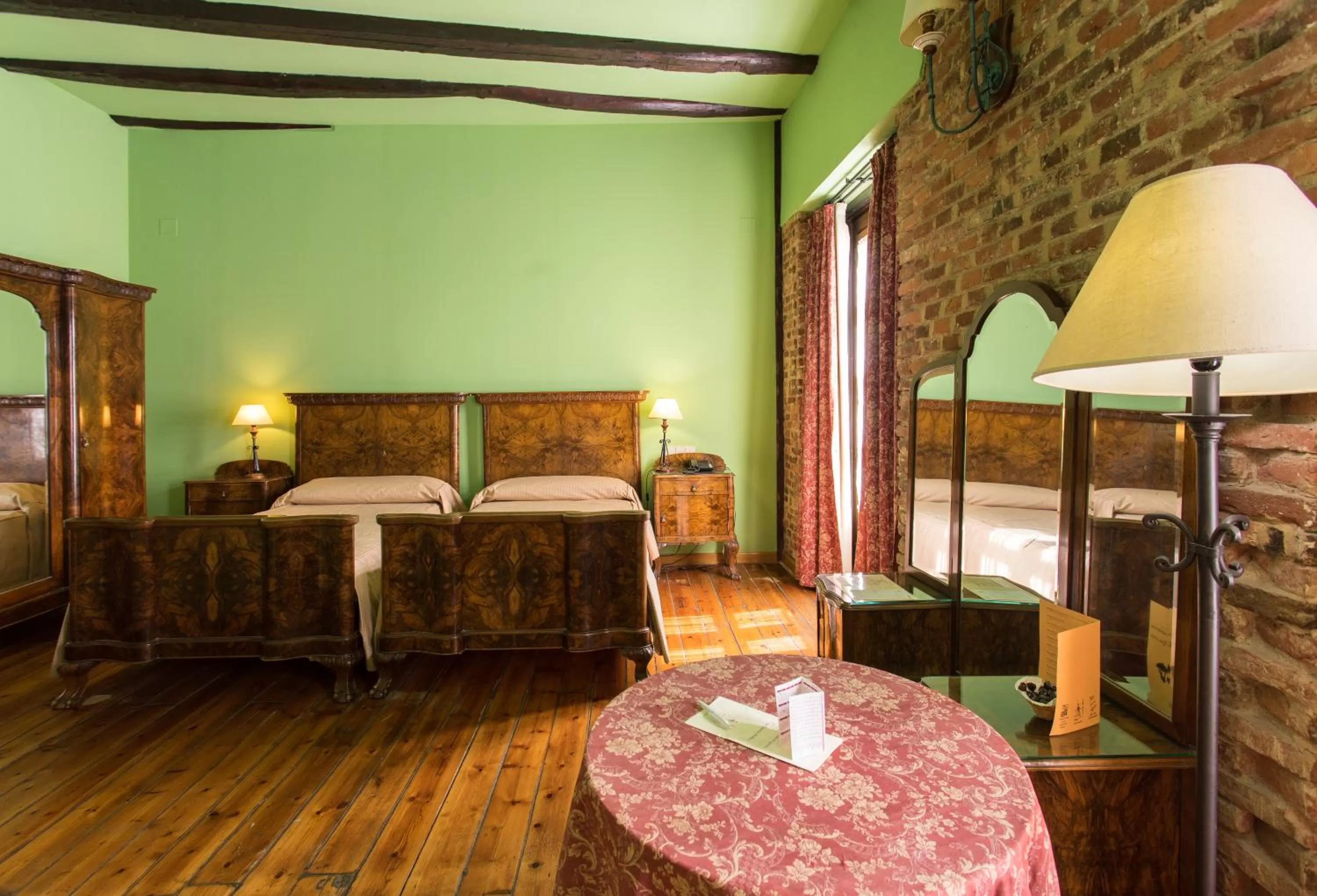 Photo of the whole room, Bed in Hotel La Posada Regia