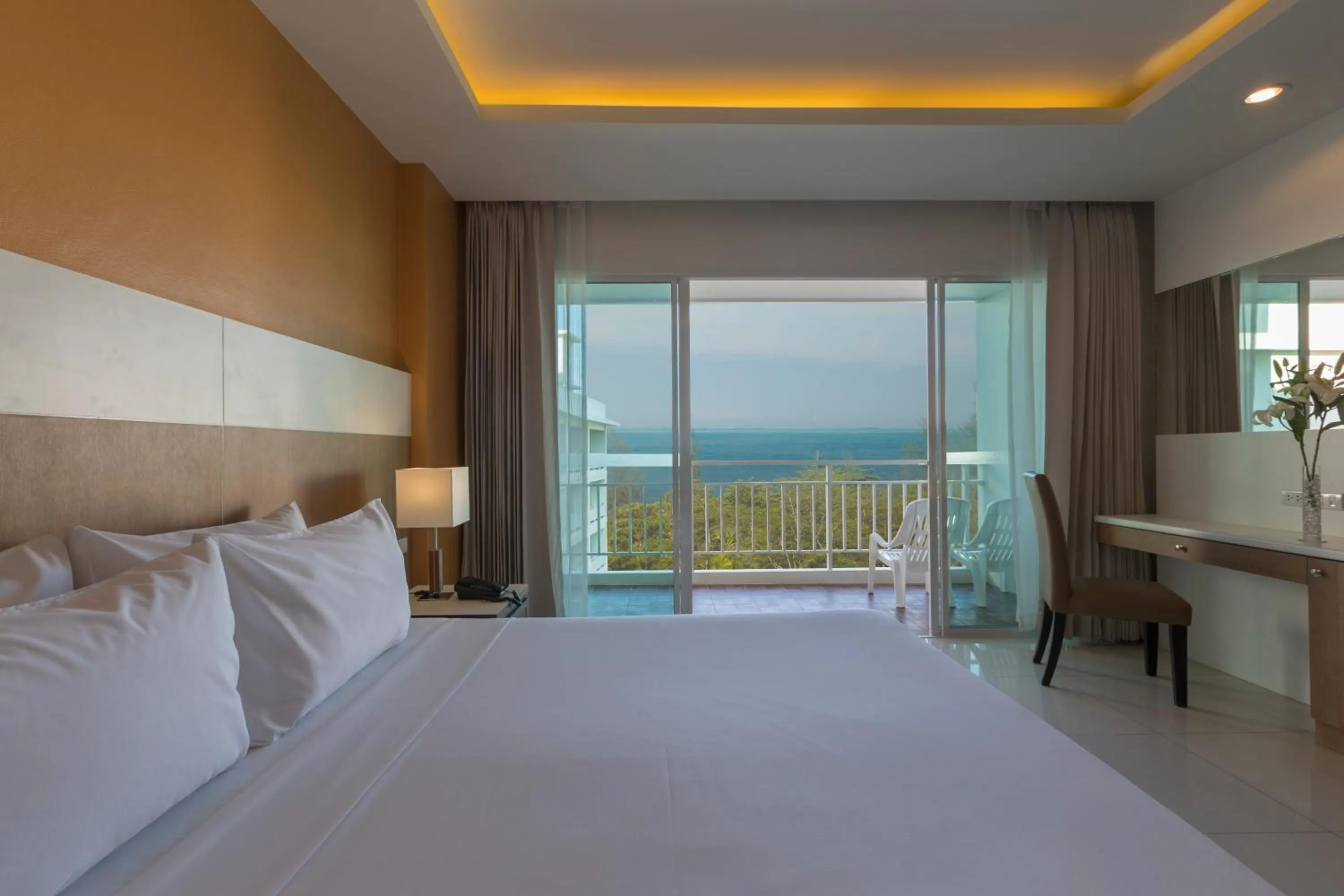 Sea view, Bed in Chanalai Hillside Resort, Karon Beach