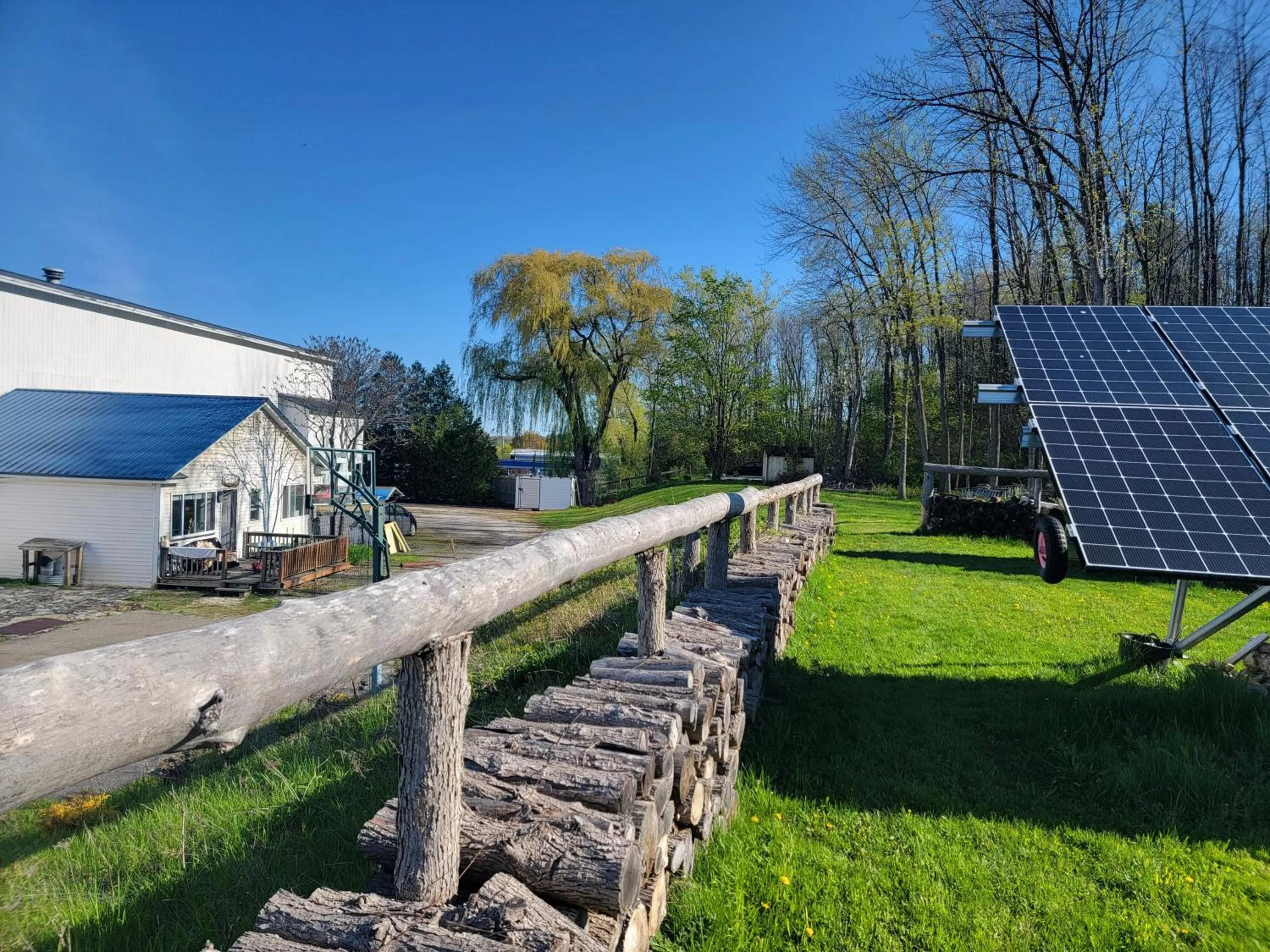 Garden in South Side Inn - Burlington