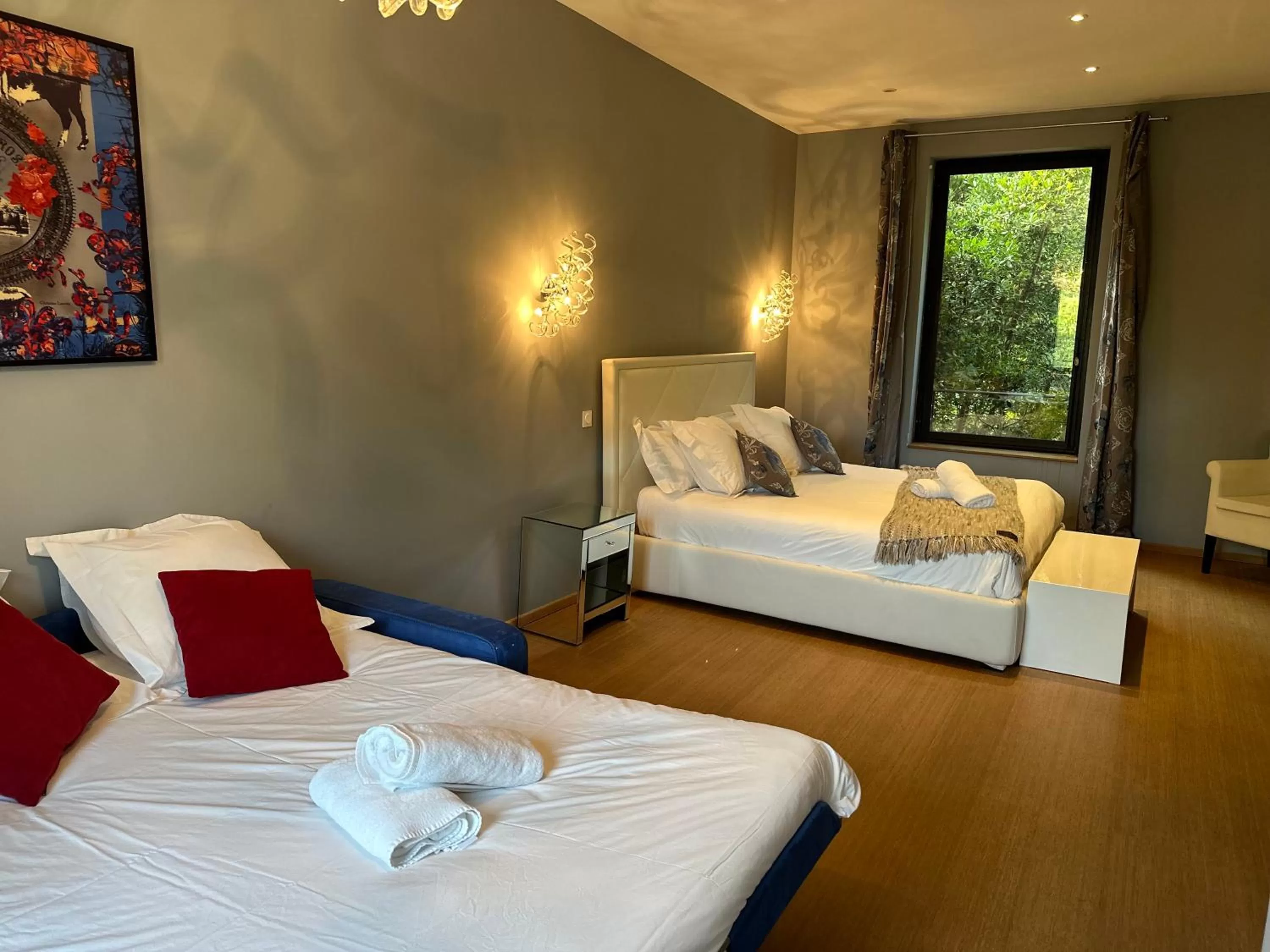 Bed in Domaine du Prieuré d'Estagel chambres d'hôtes