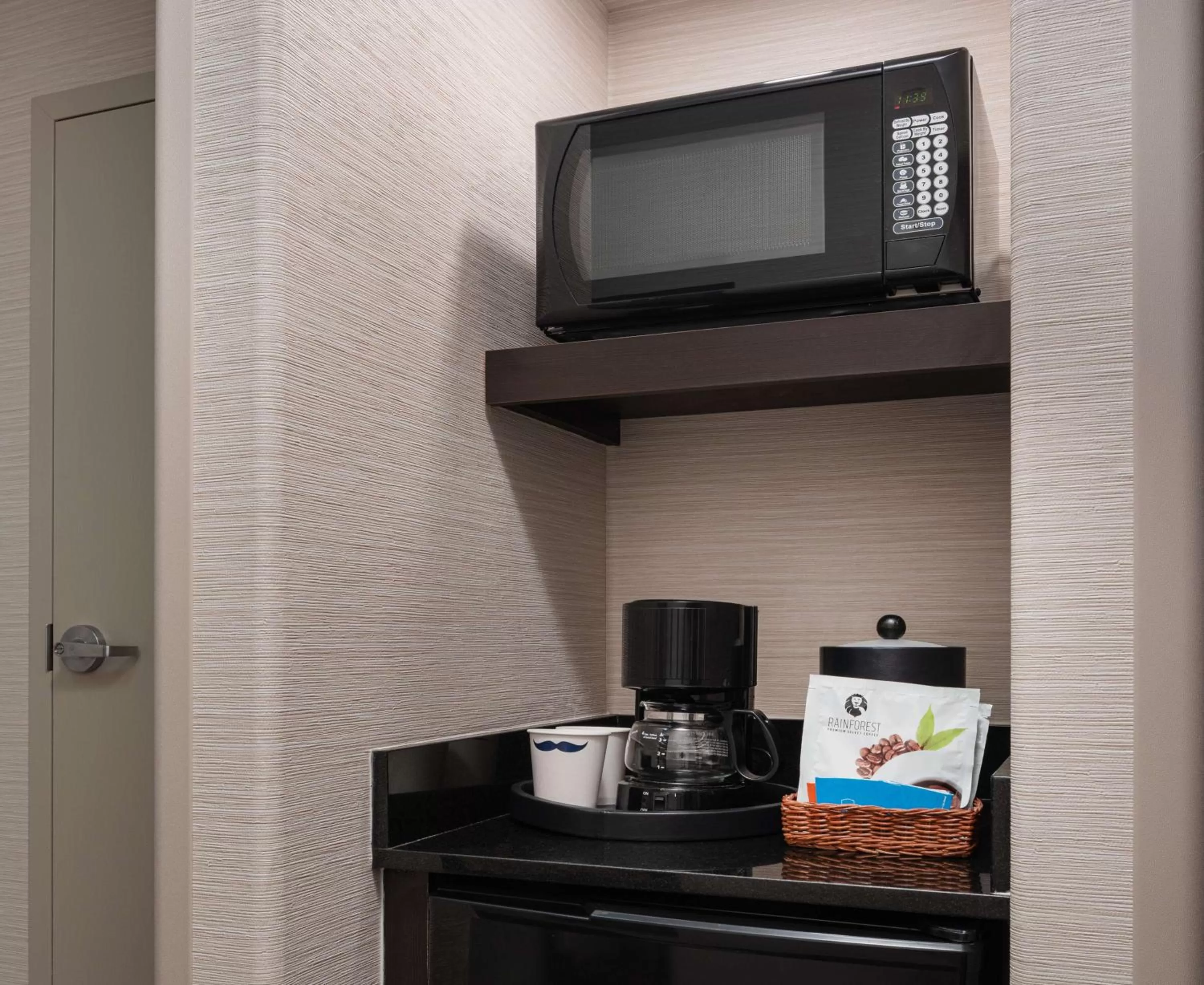 Coffee/tea facilities in Hampton Inn Loveland