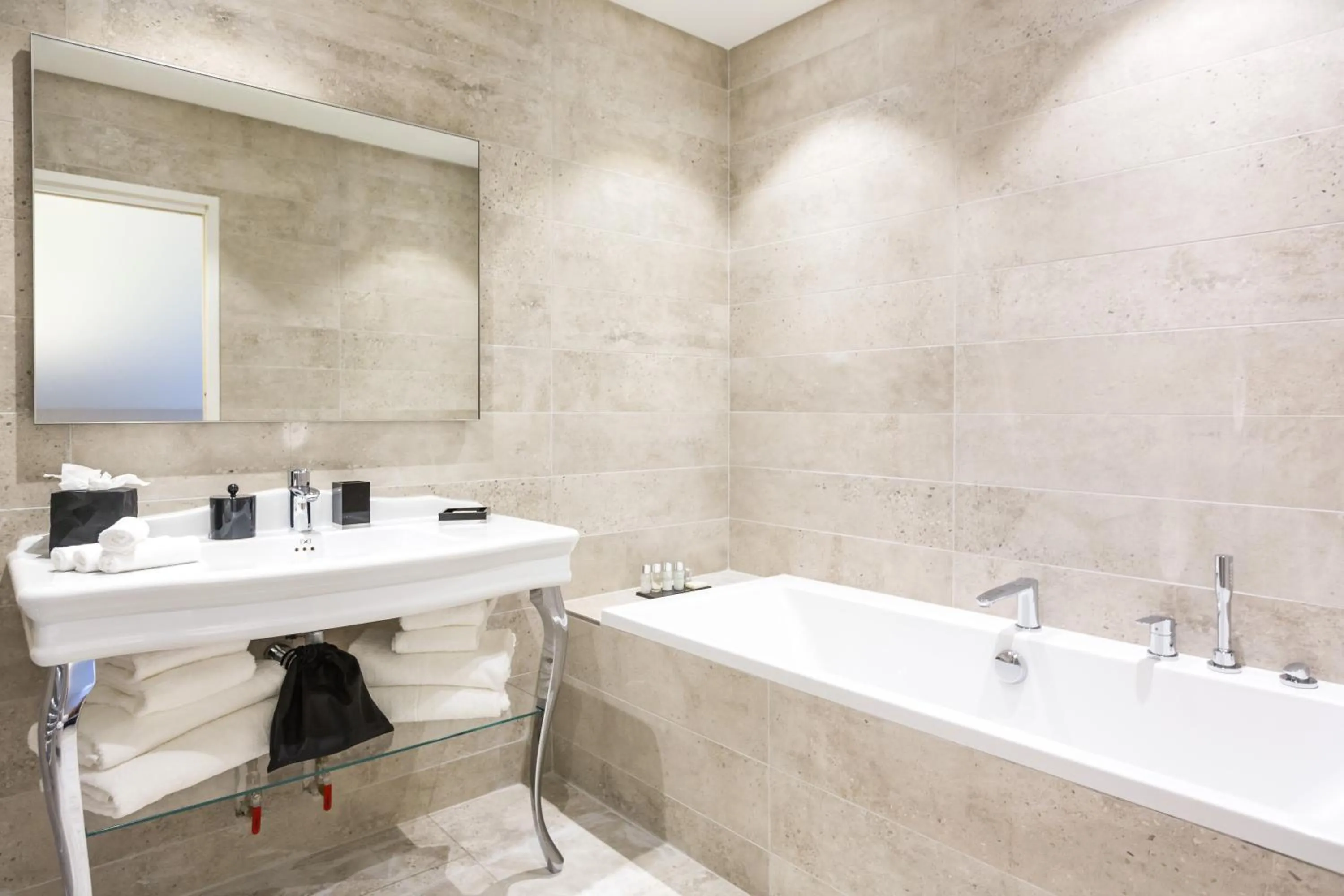 Bathroom in Palais Saleya Boutique Hôtel