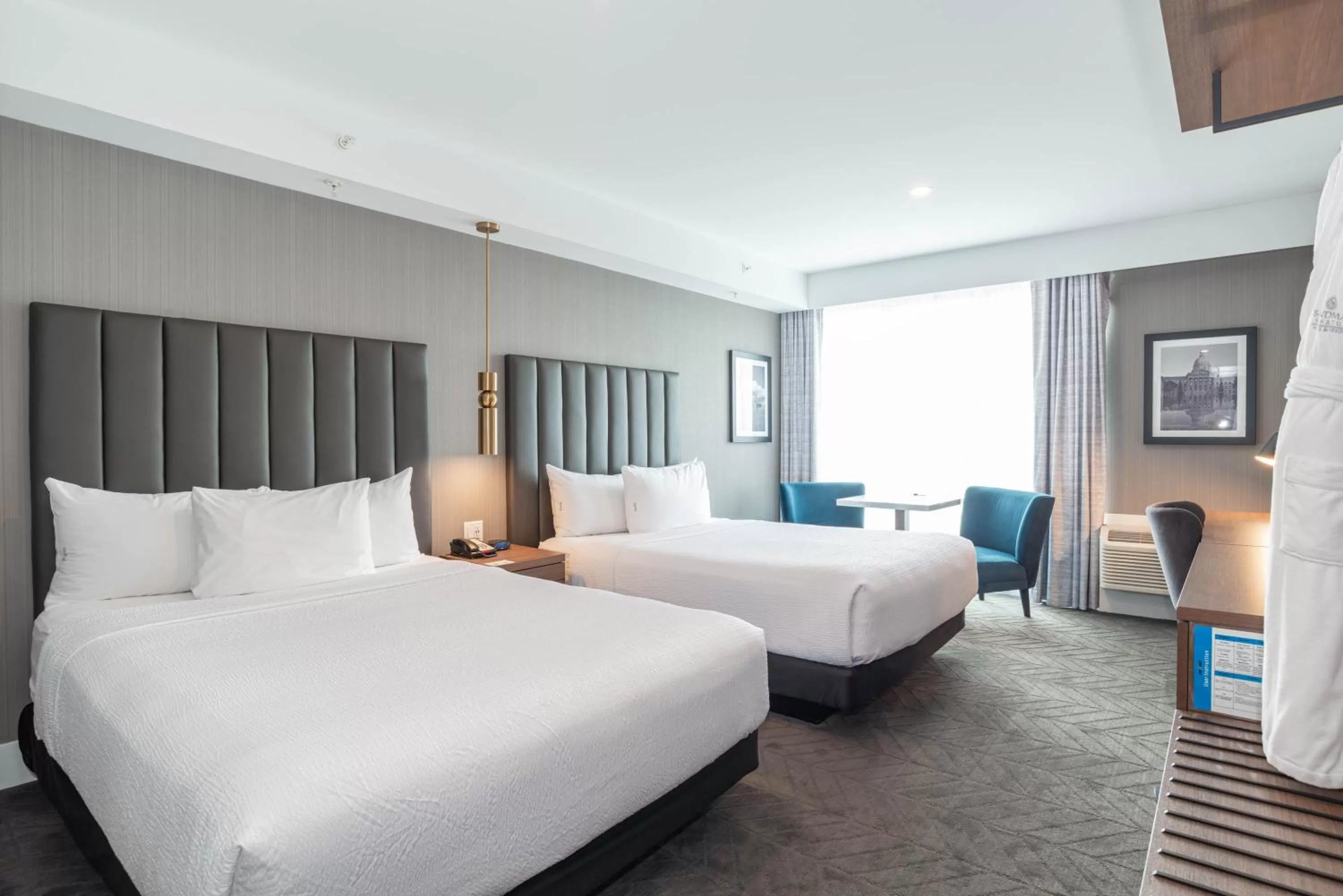 Photo of the whole room, Bed in Sandman Signature Sherwood Park Hotel