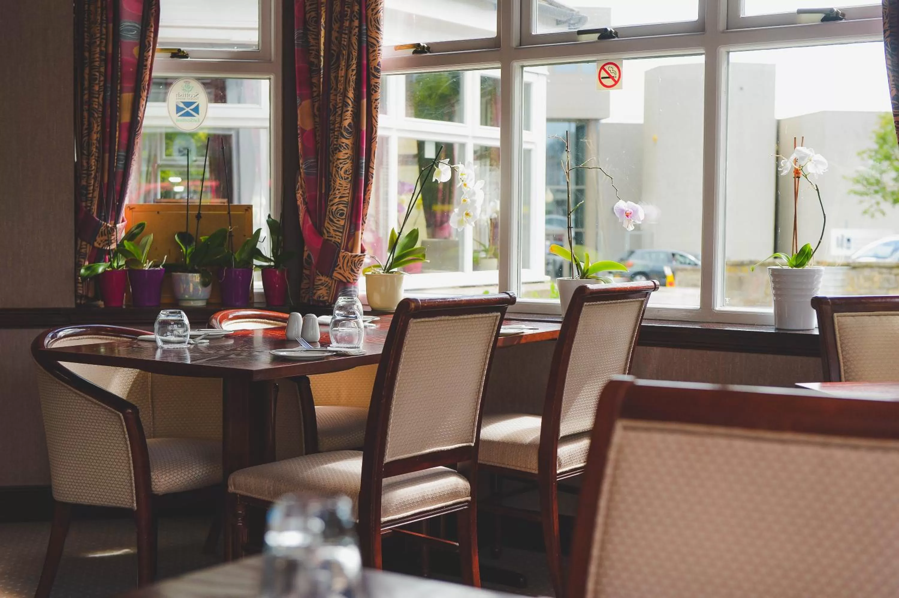 Restaurant/places to eat in Sunninghill Hotel