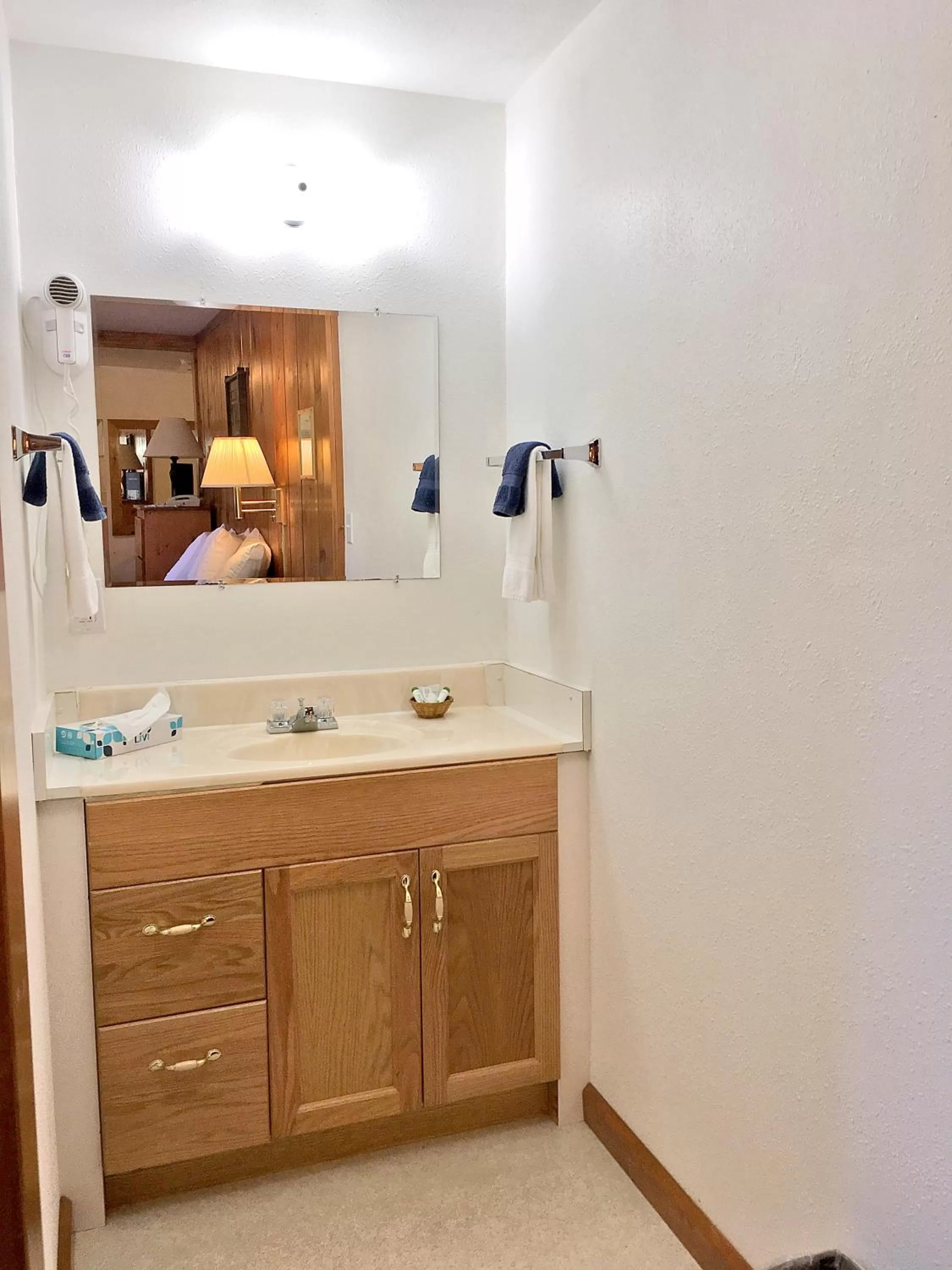 Park Motel and Cabins