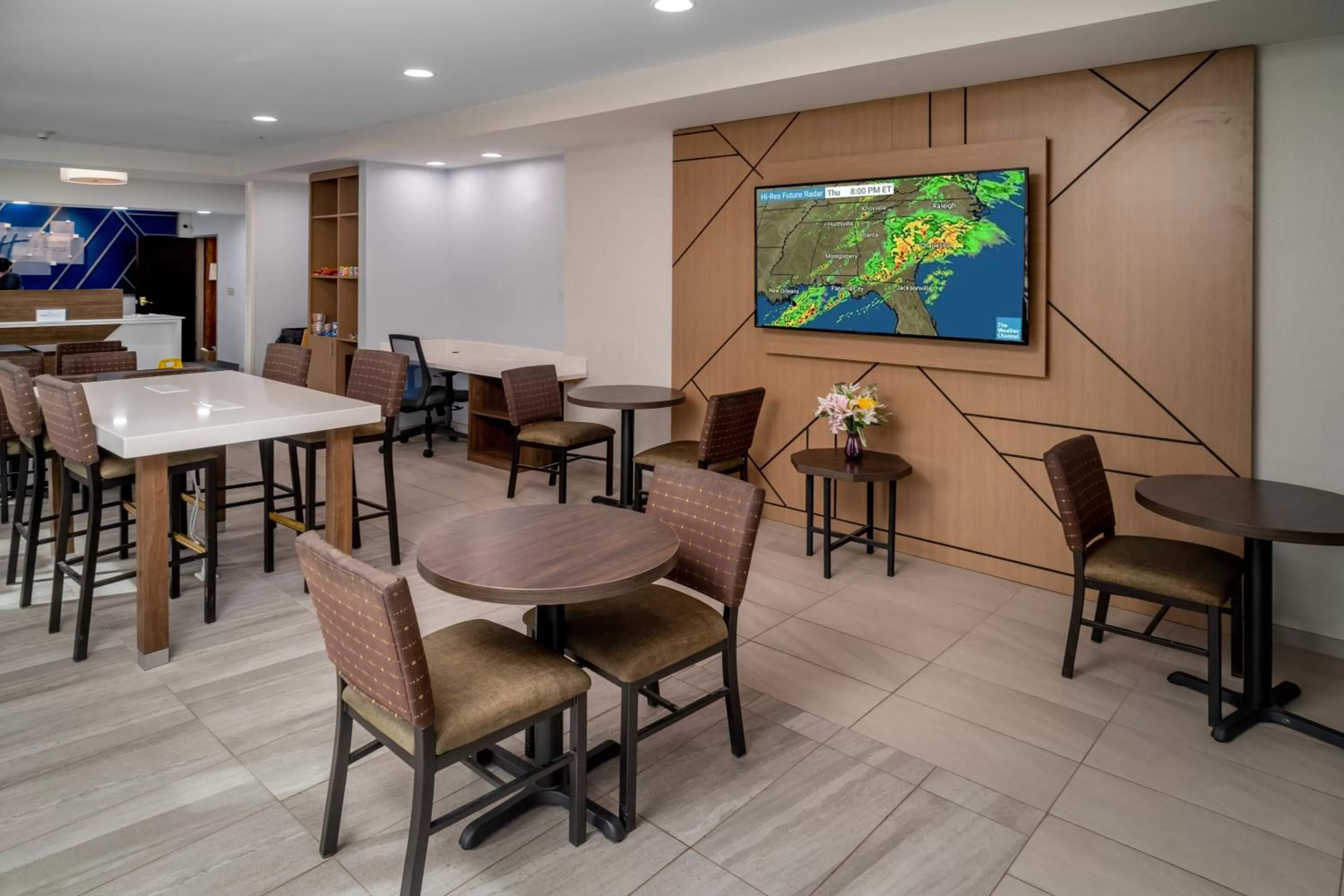 Seating area in Holiday Inn Express - Charleston/Kanawha City by IHG
