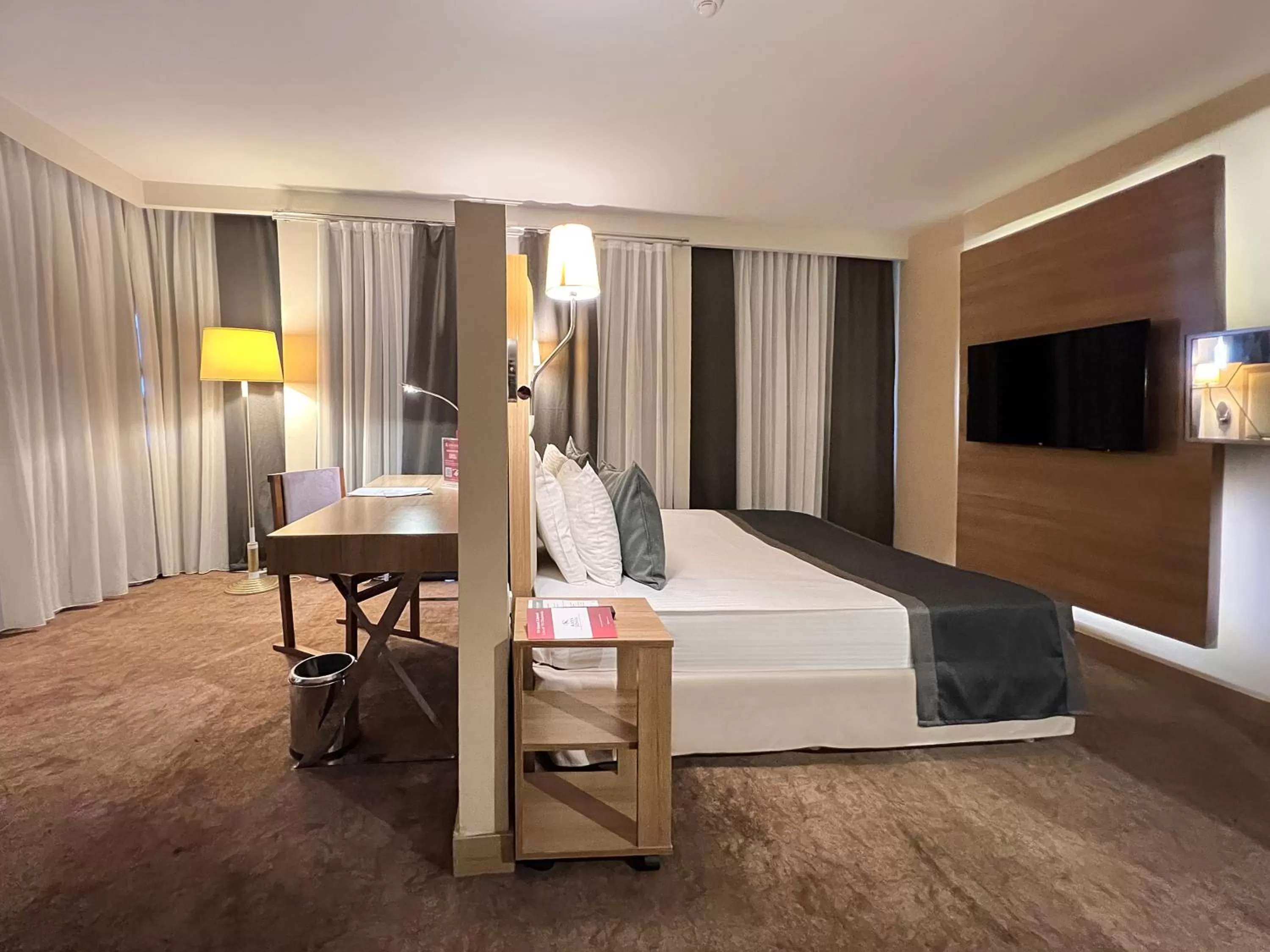 Photo of the whole room, Bed in Kaya Izmir Thermal & Convention