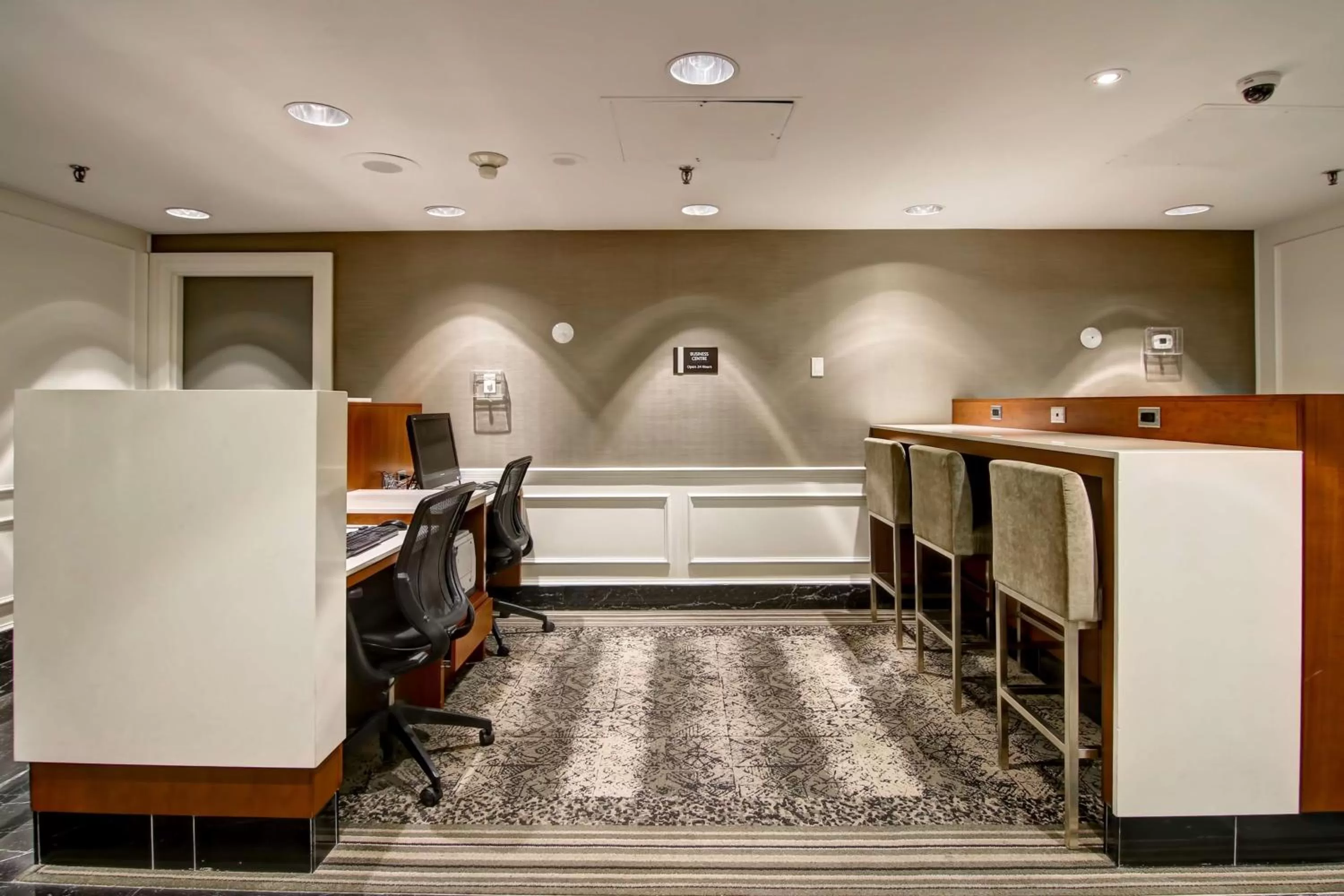 Business facilities in DoubleTree by Hilton Toronto Downtown