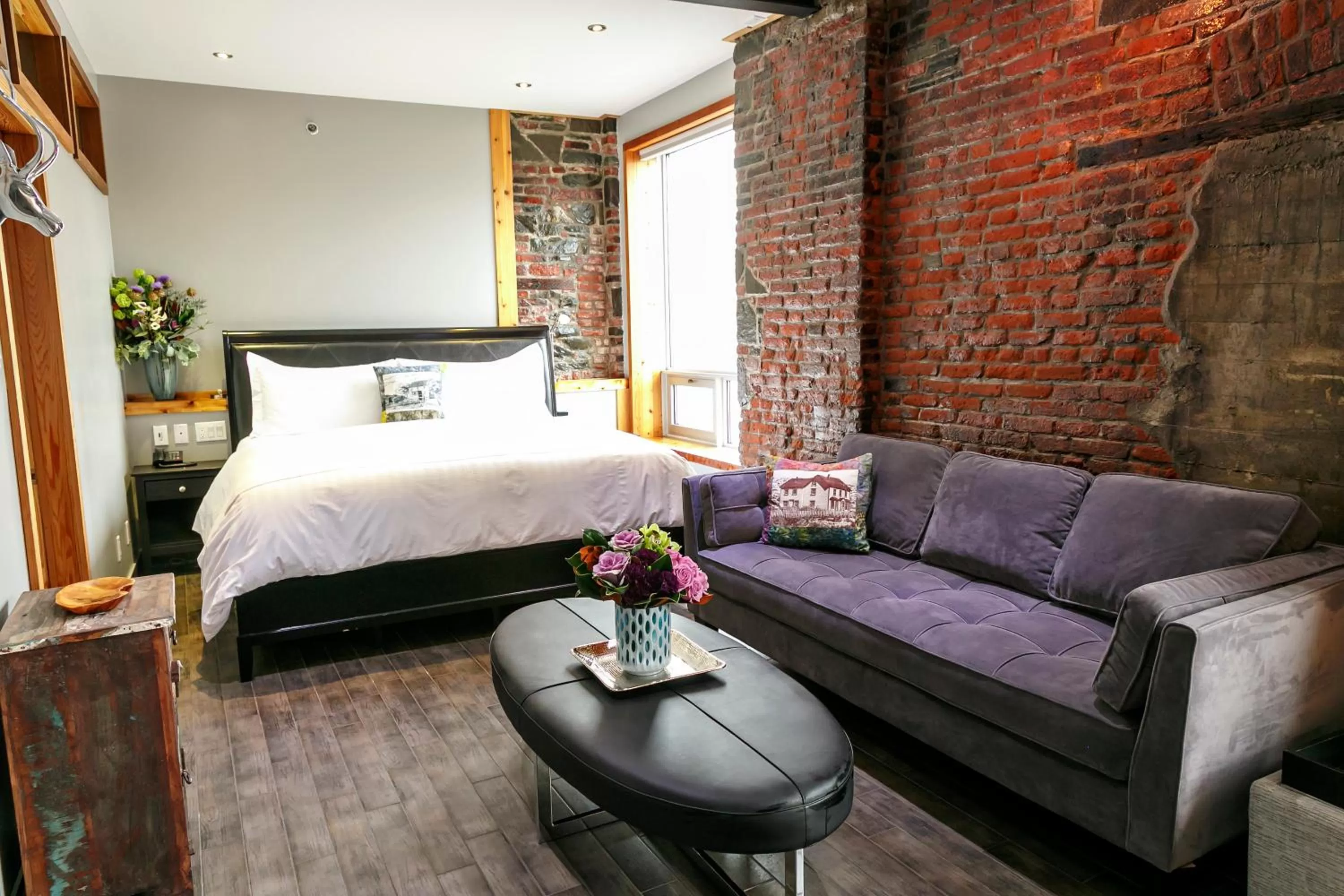 City view, Bed in Blue on Water