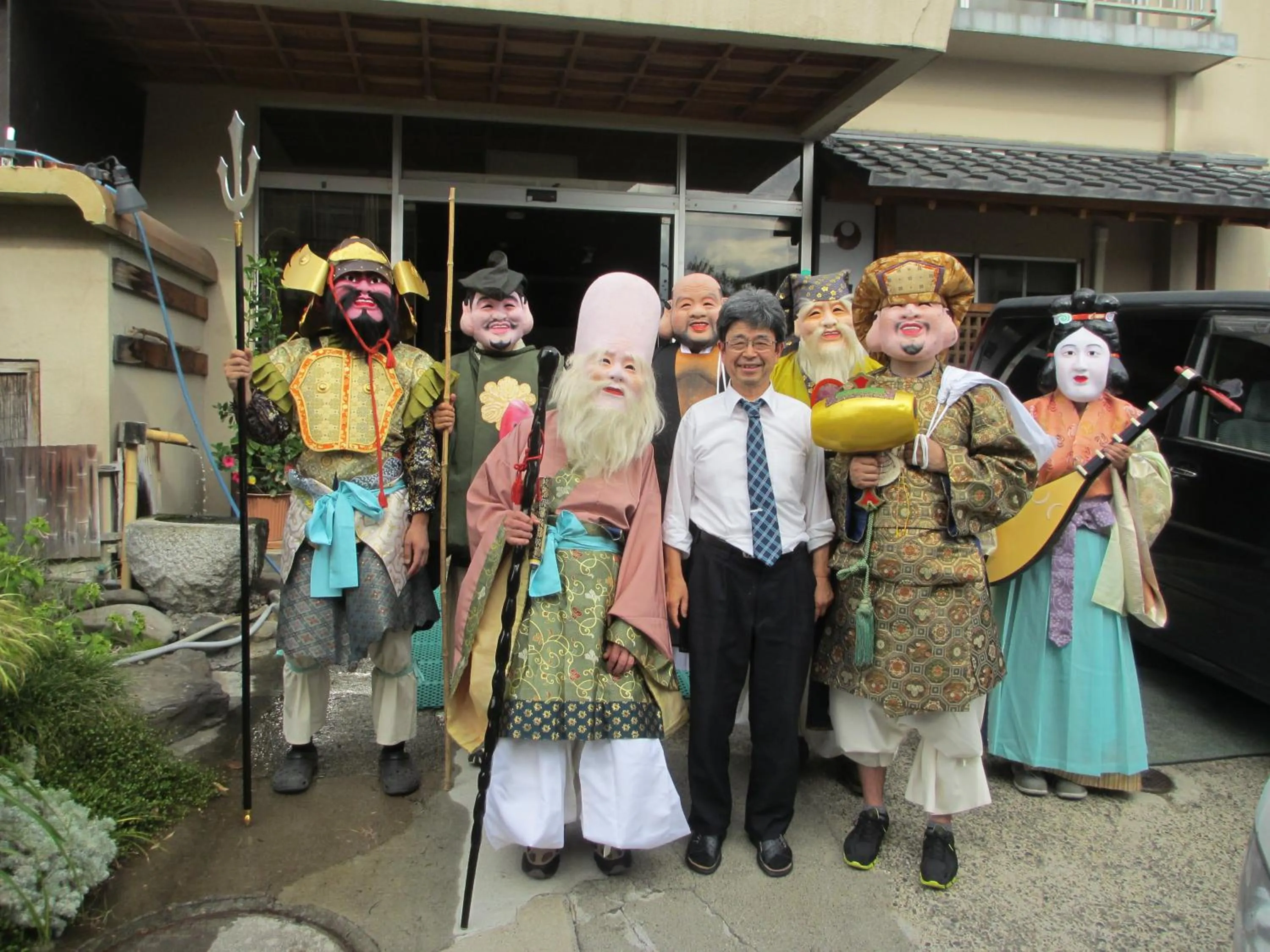 group of guests in Shimaya