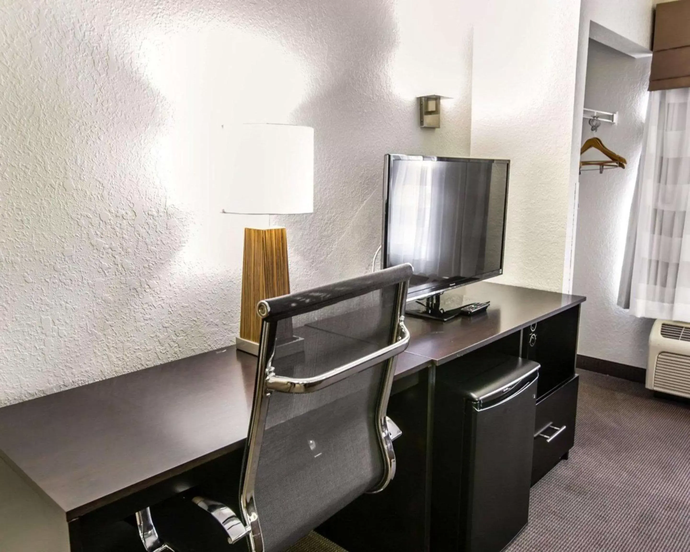 Queen Room - Accessible/Nonsmoking in Sleep Inn Myrtle Beach near Outlets Queen Room - Accessible/Nonsmoking in Sleep Inn Myrtle Beach near Outlets