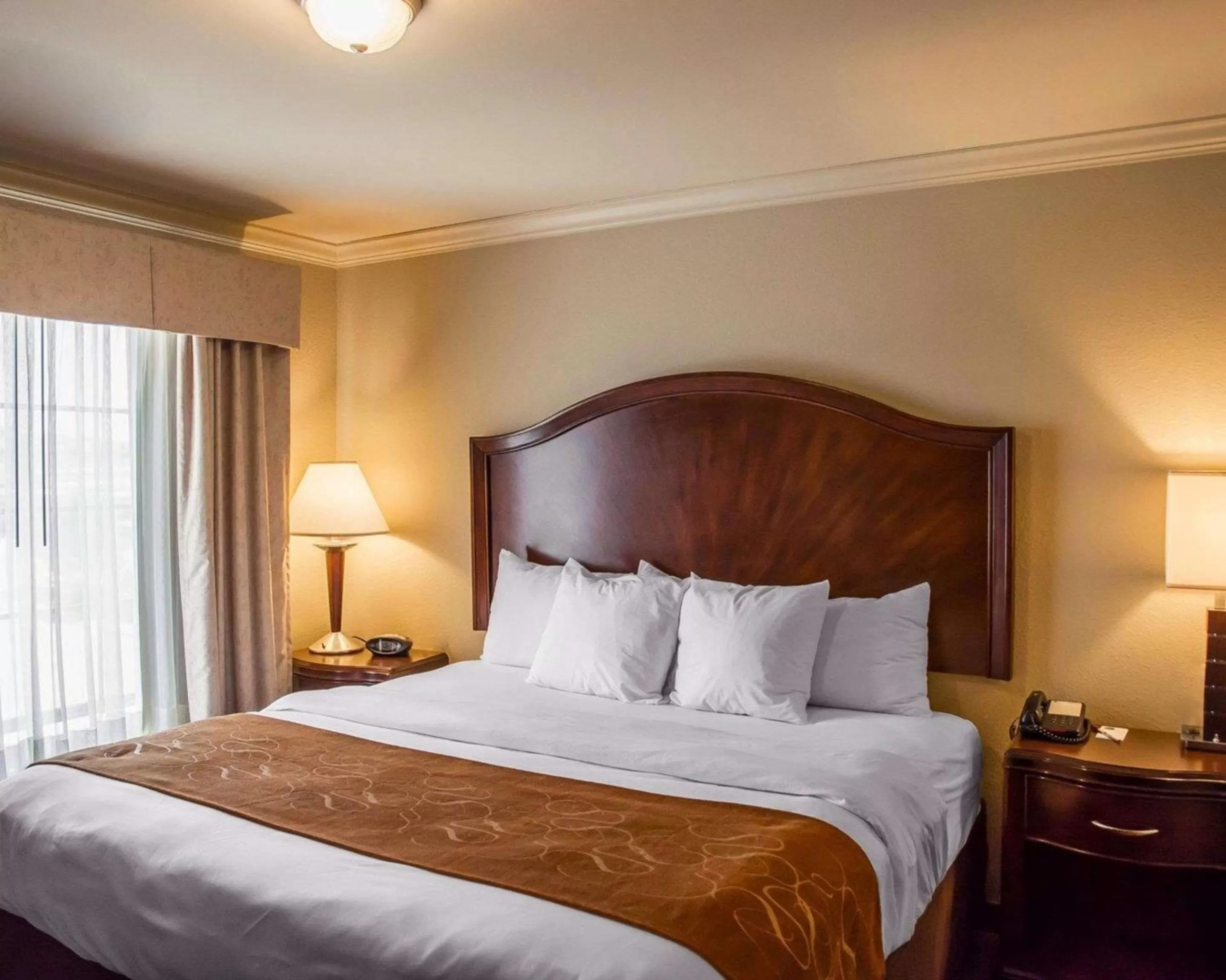 Photo of the whole room in Comfort Suites Cincinnati North