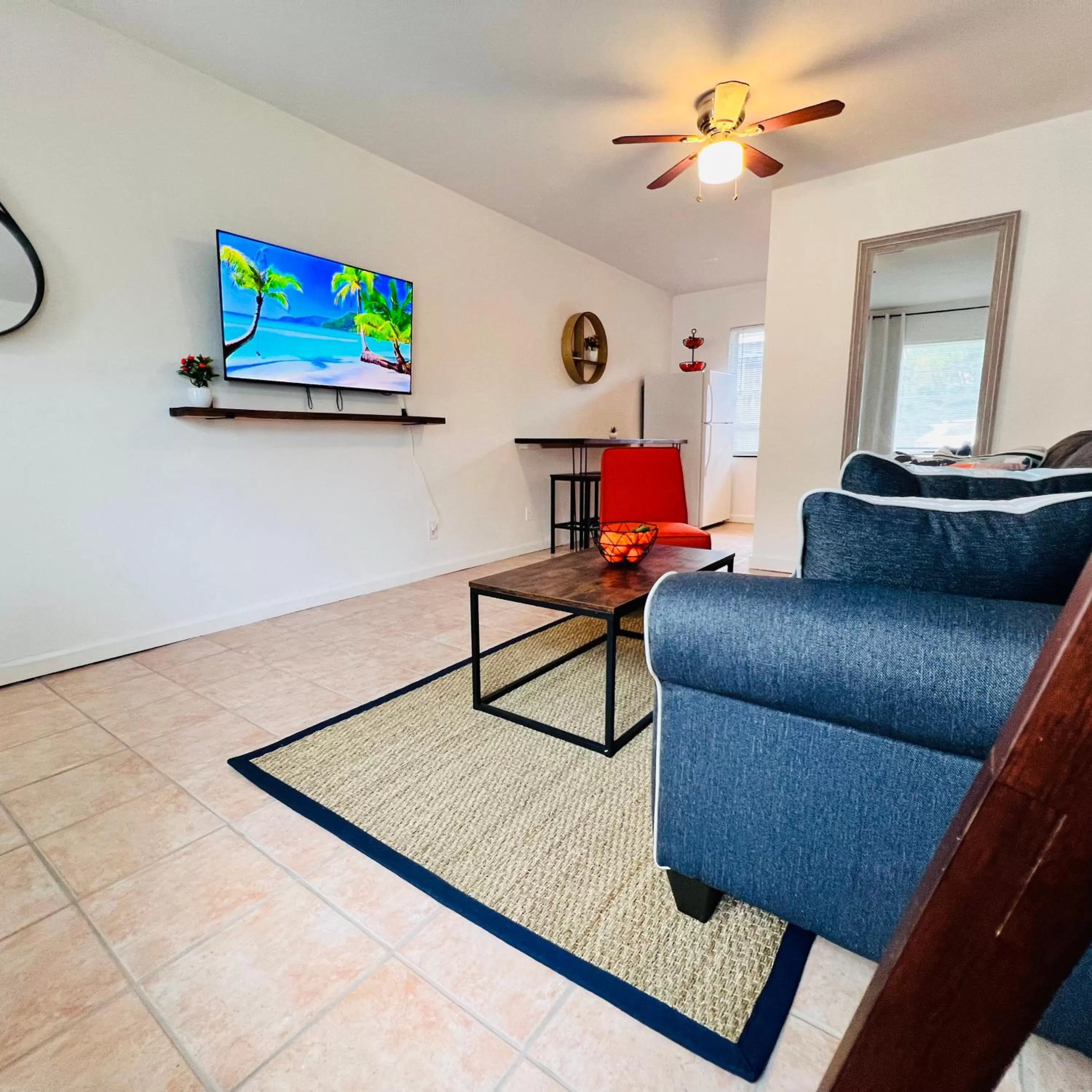 TV and multimedia in CocoBay 2BR Condos Near Beach, Galleria Mall, Wilton Manors, Cruise Port