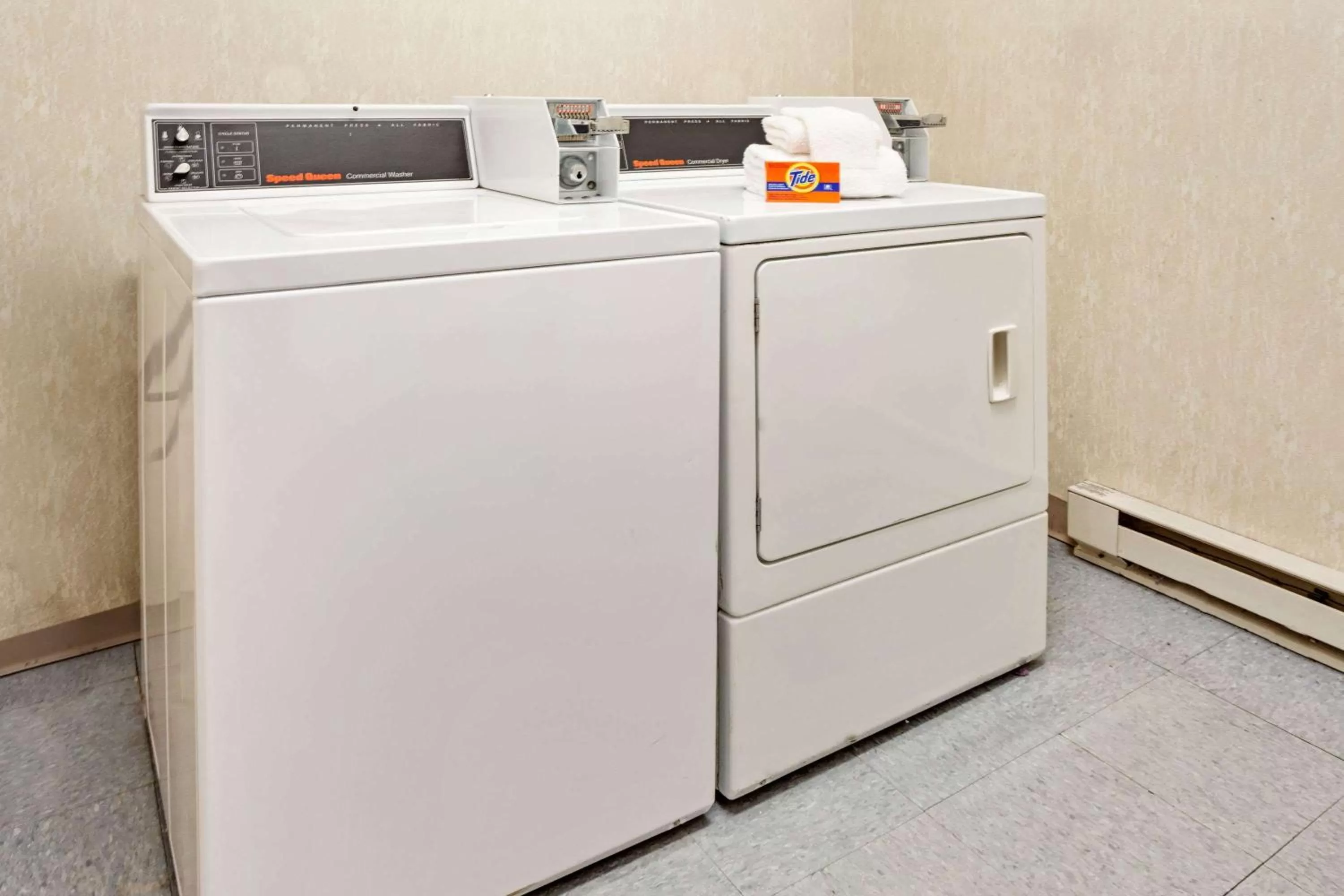 On site in Super 8 by Wyndham Monee I-57