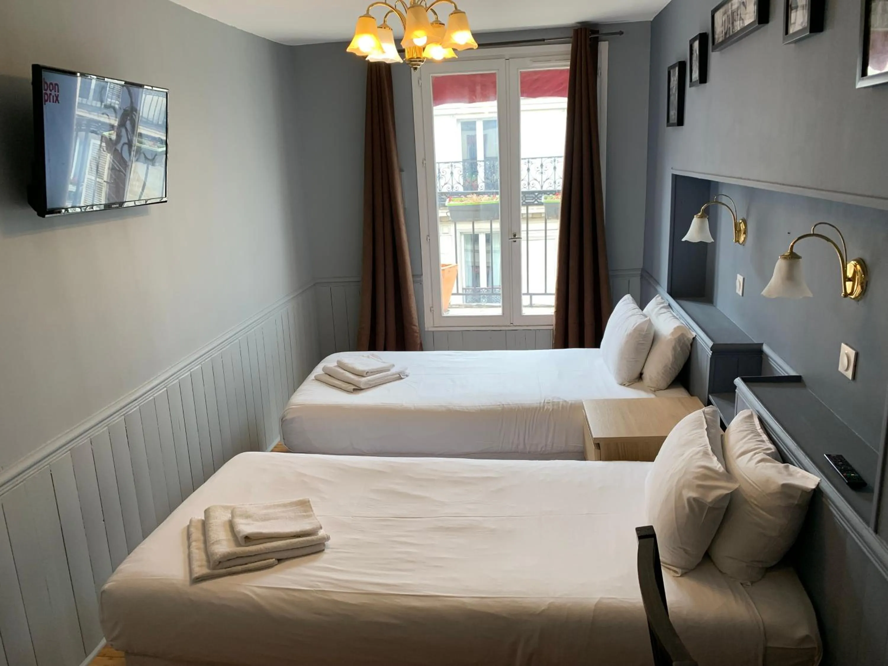 Bed in Hôtel Apollo Opéra