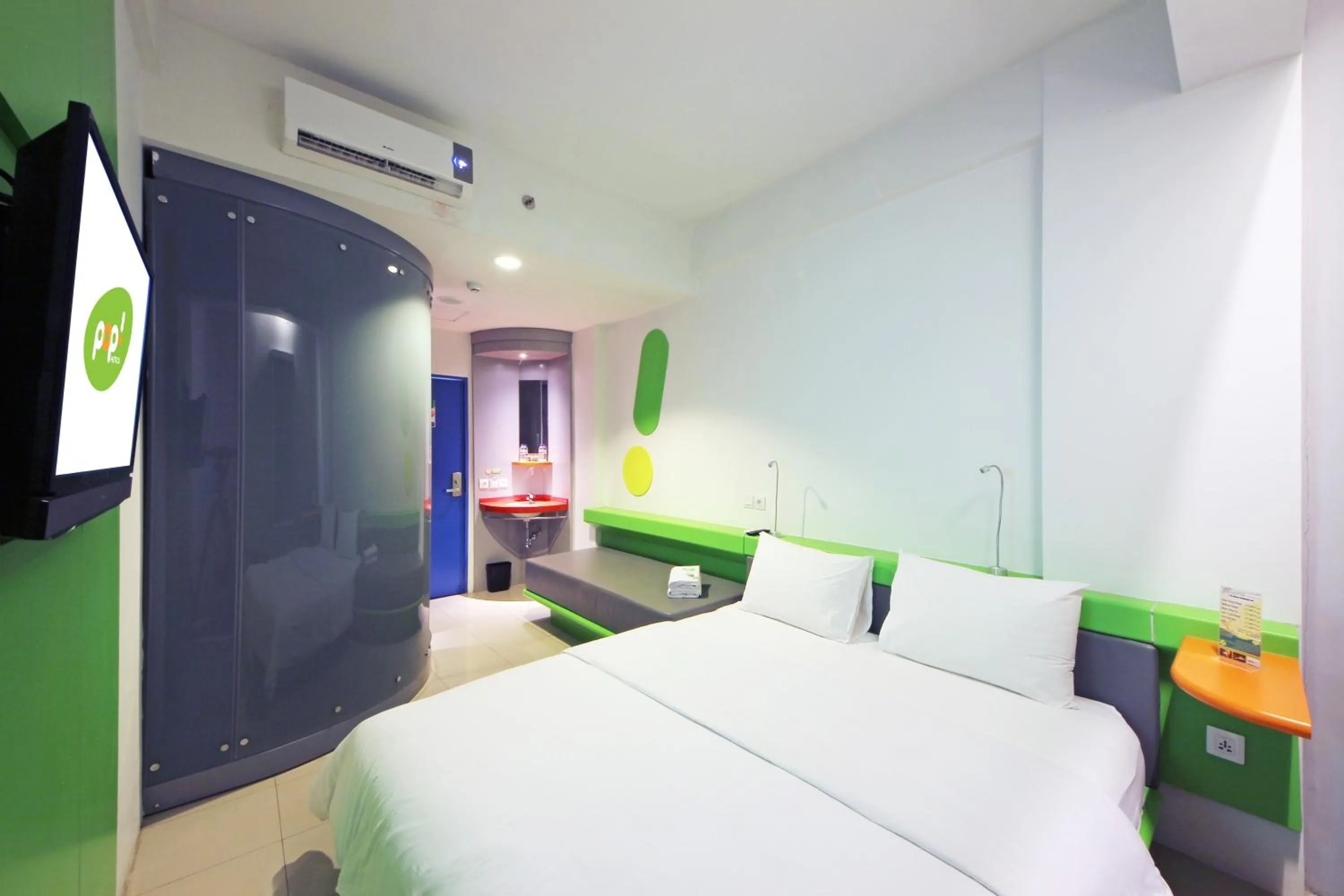 Bed in POP! Hotel BSD City Tangerang