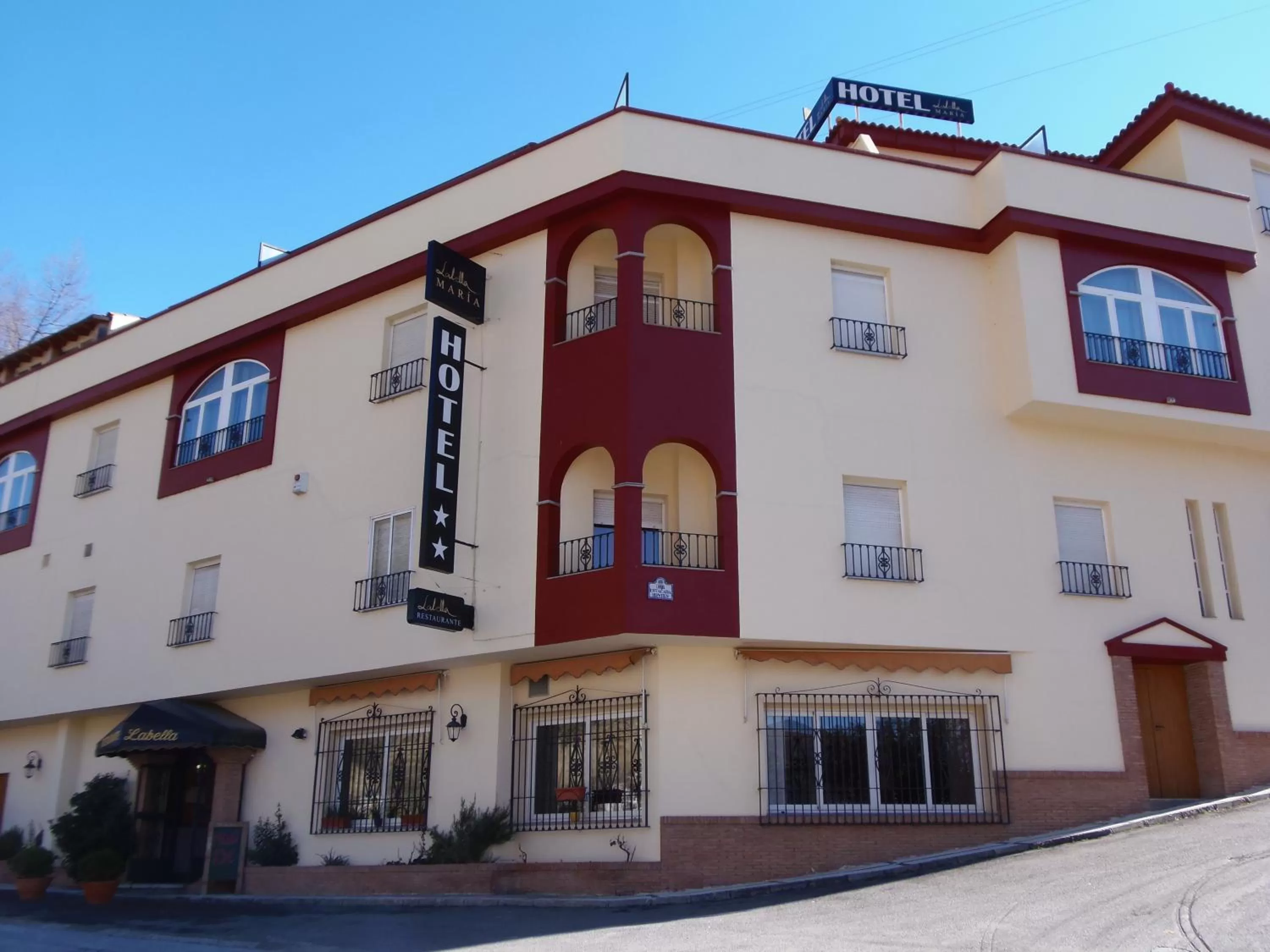 Facade/entrance, Property Building in Labella María