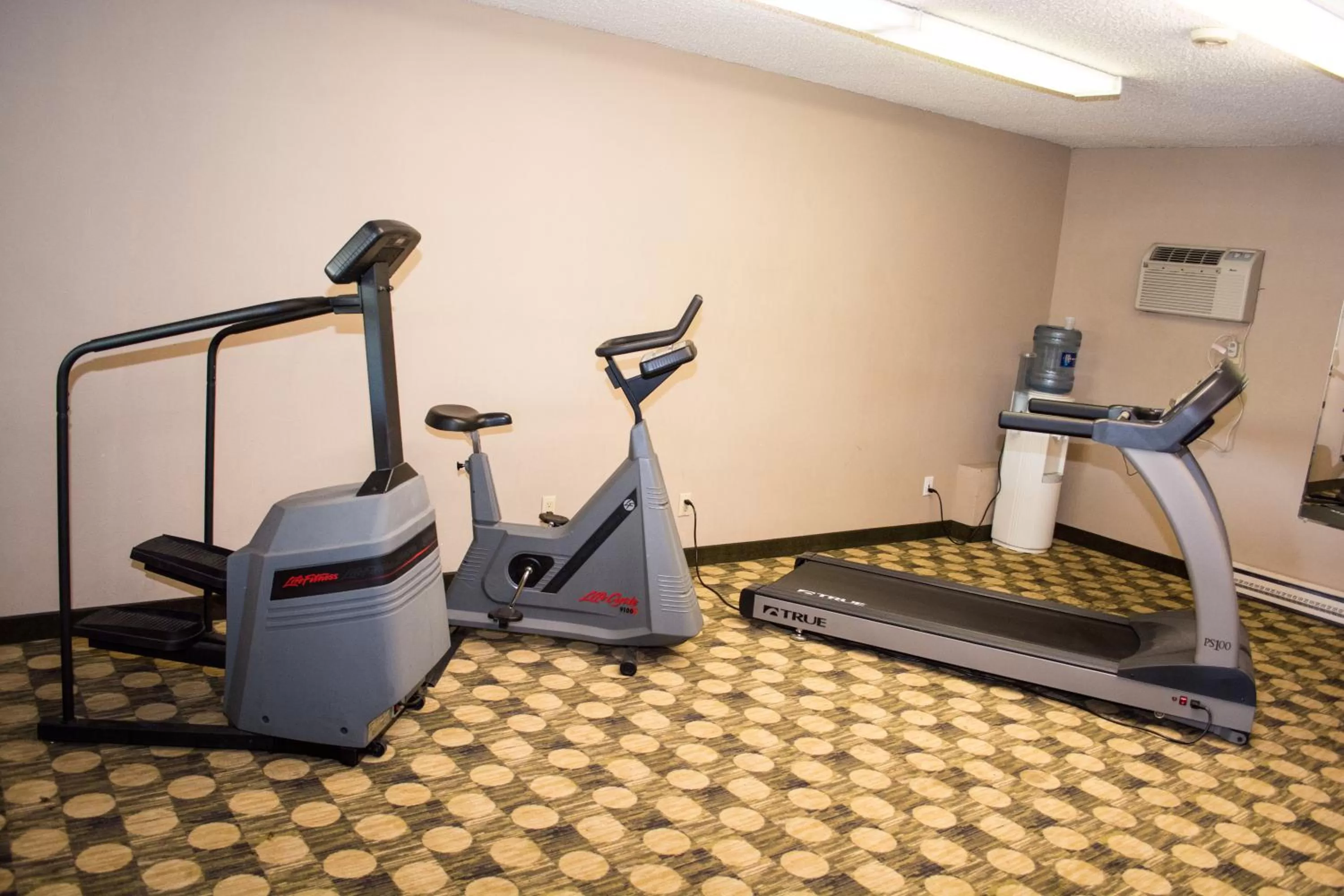 Fitness centre/facilities in Days Inn by Wyndham Klamath Falls