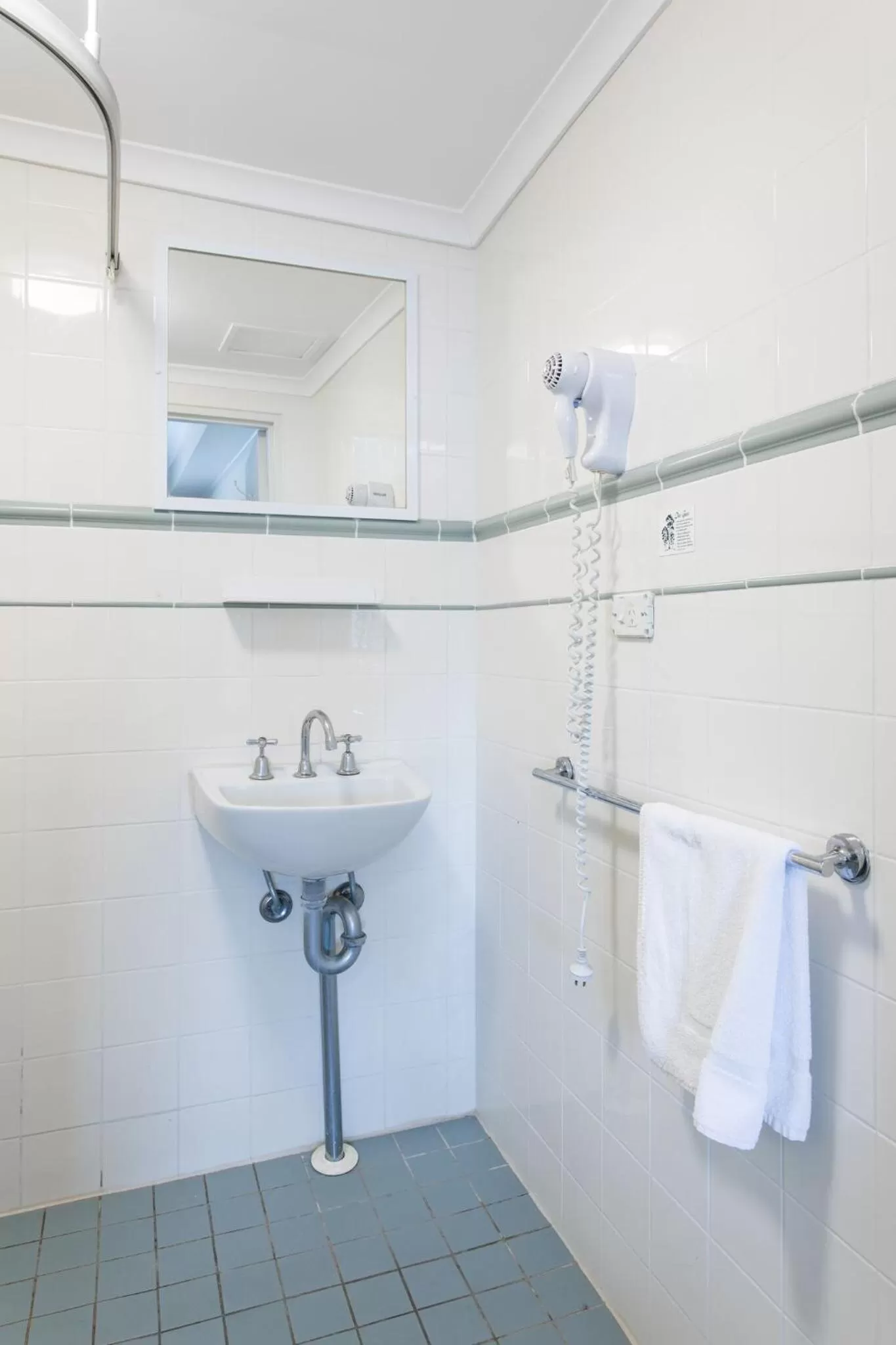 Shower in Arena Hotel (formerly Sleep Express Motel)