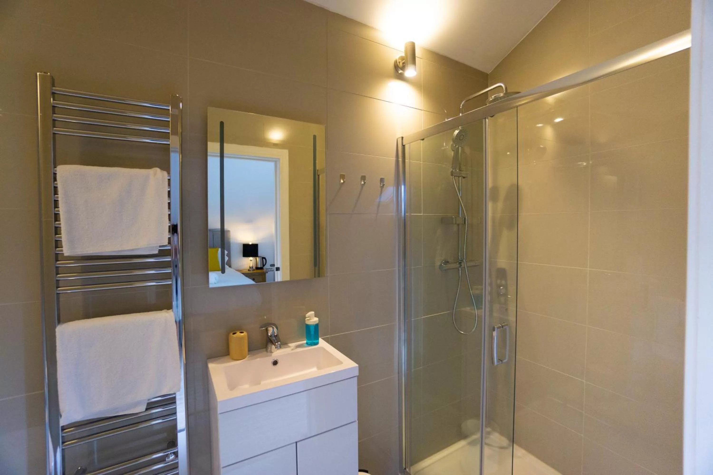 Shower in Largigi Rooms, Close to the Beach and Town Centre, Parking available