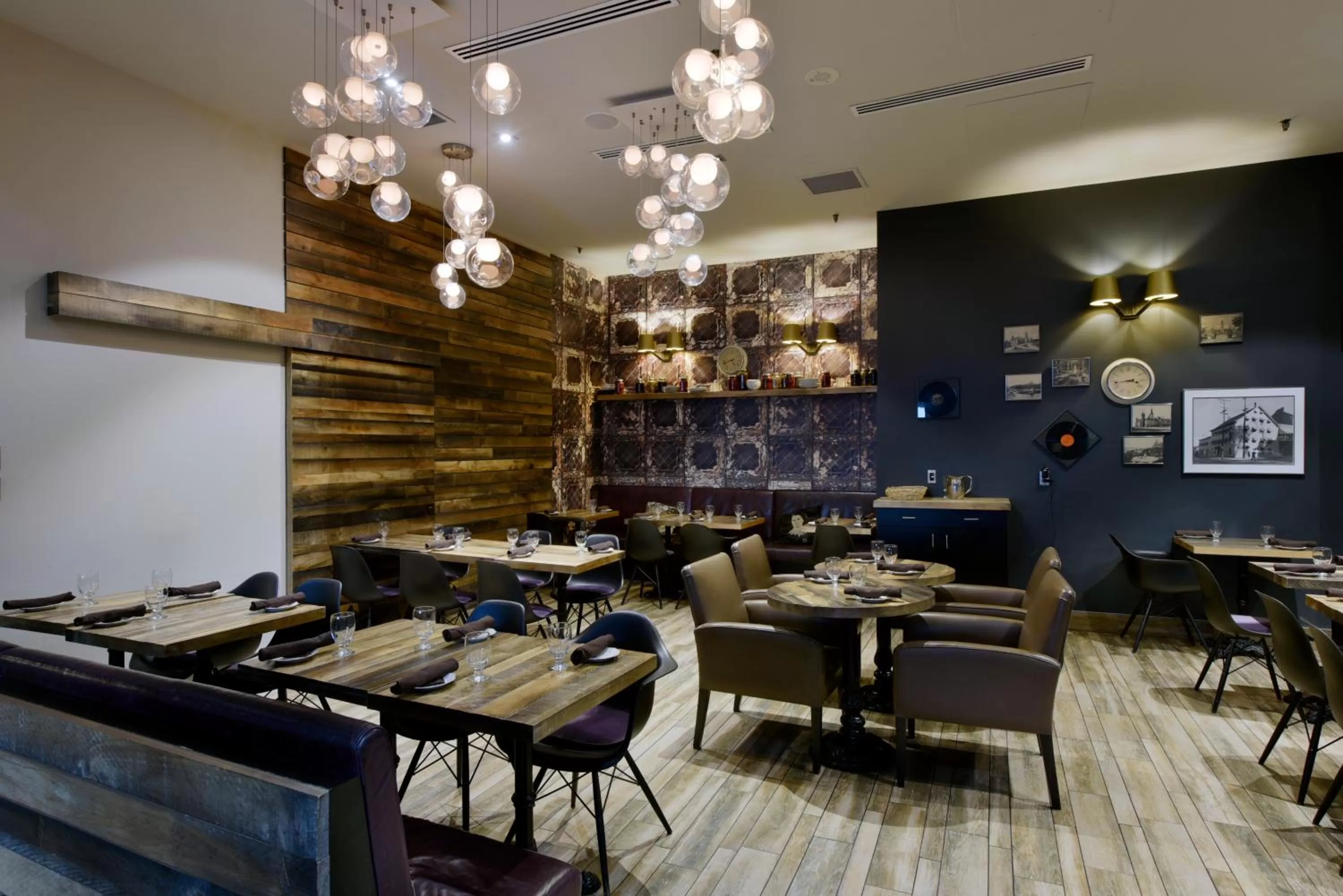 Restaurant/places to eat in Novotel Ottawa City Centre Hotel