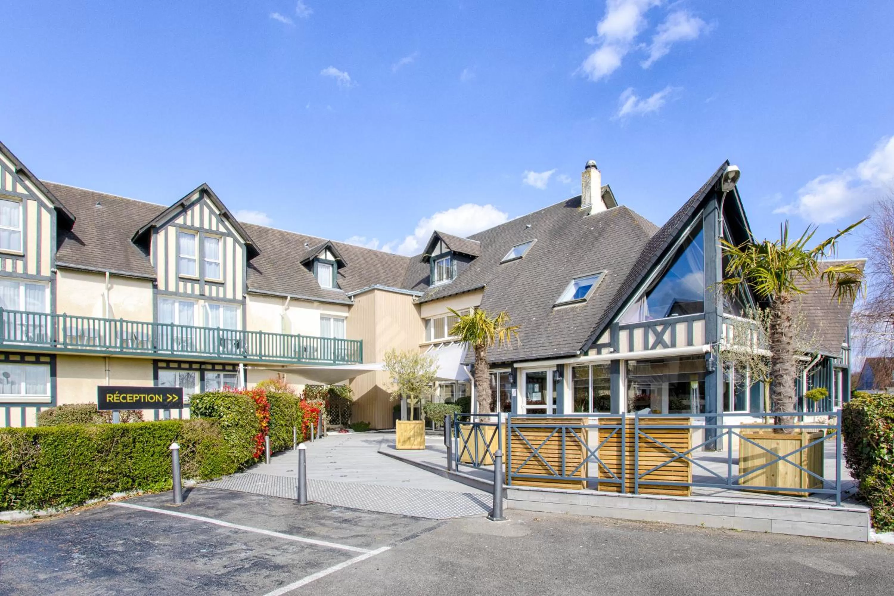 Property building in Mercure Cabourg Hôtel & Spa