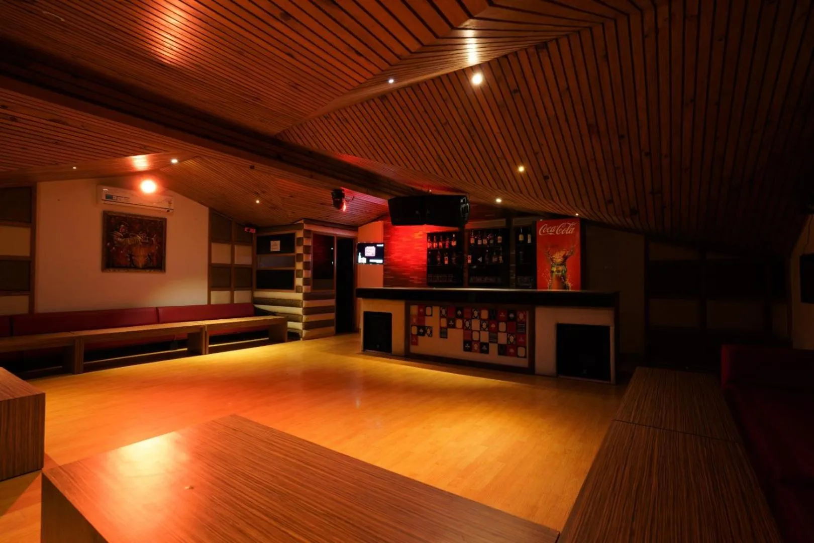 Evening entertainment in Indraprastha Spa Resort