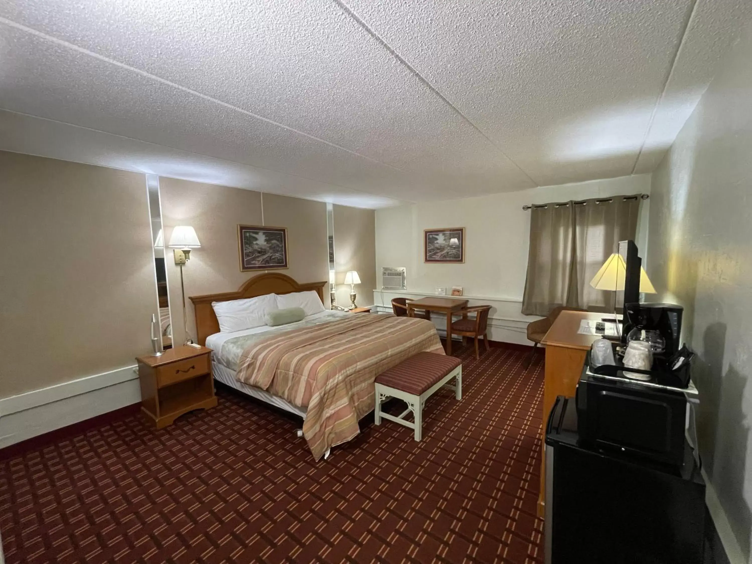 King Room - Non-Smoking in The Autumn Inn King Room - Non-Smoking in The Autumn Inn