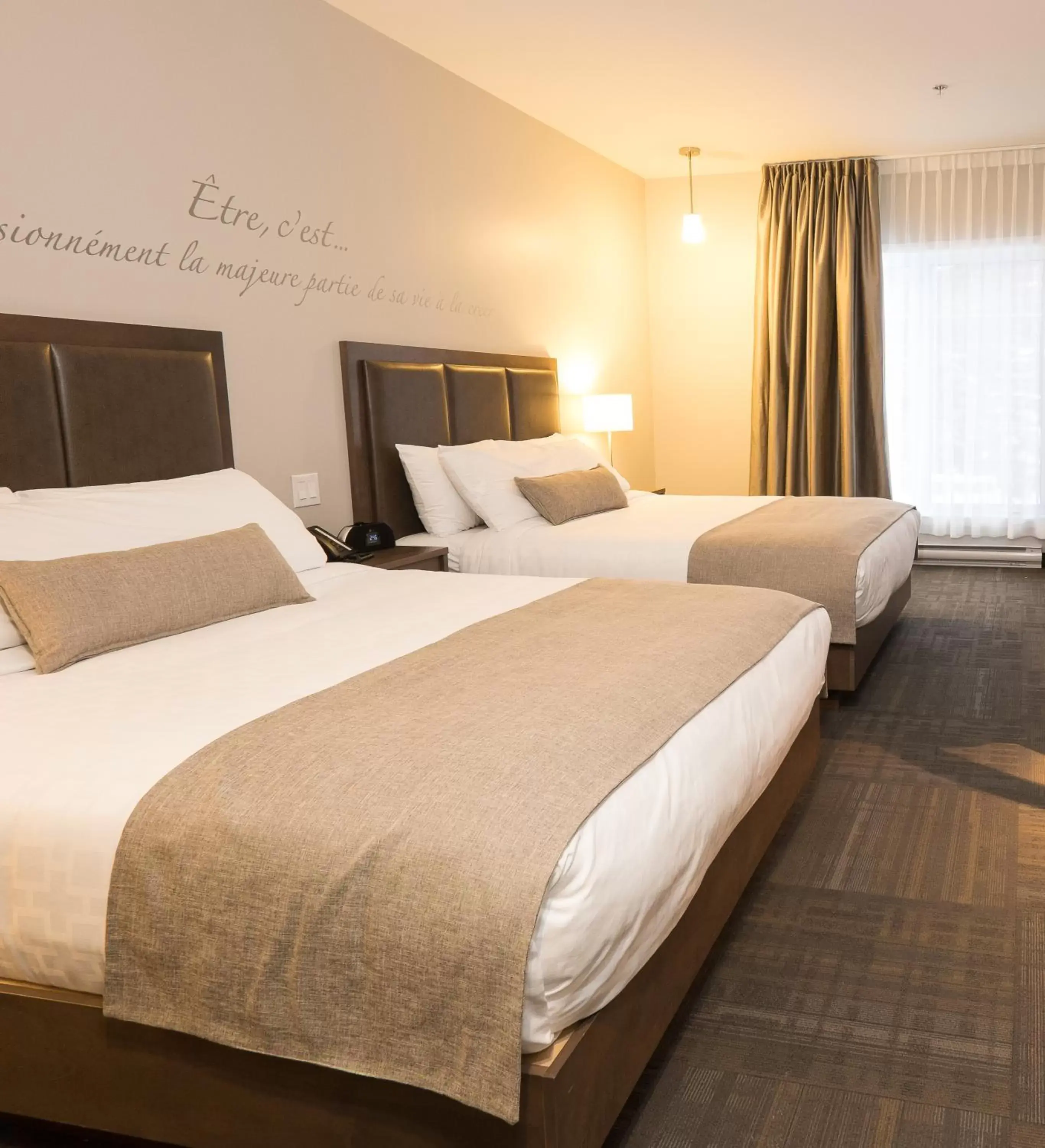 Superior, 2 queen beds, balcony, river view in Hôtel et Pavillons Le Petit Manoir du Casino Superior, 2 queen beds, balcony, river view in Hôtel et Pavillons Le Petit Manoir du Casino