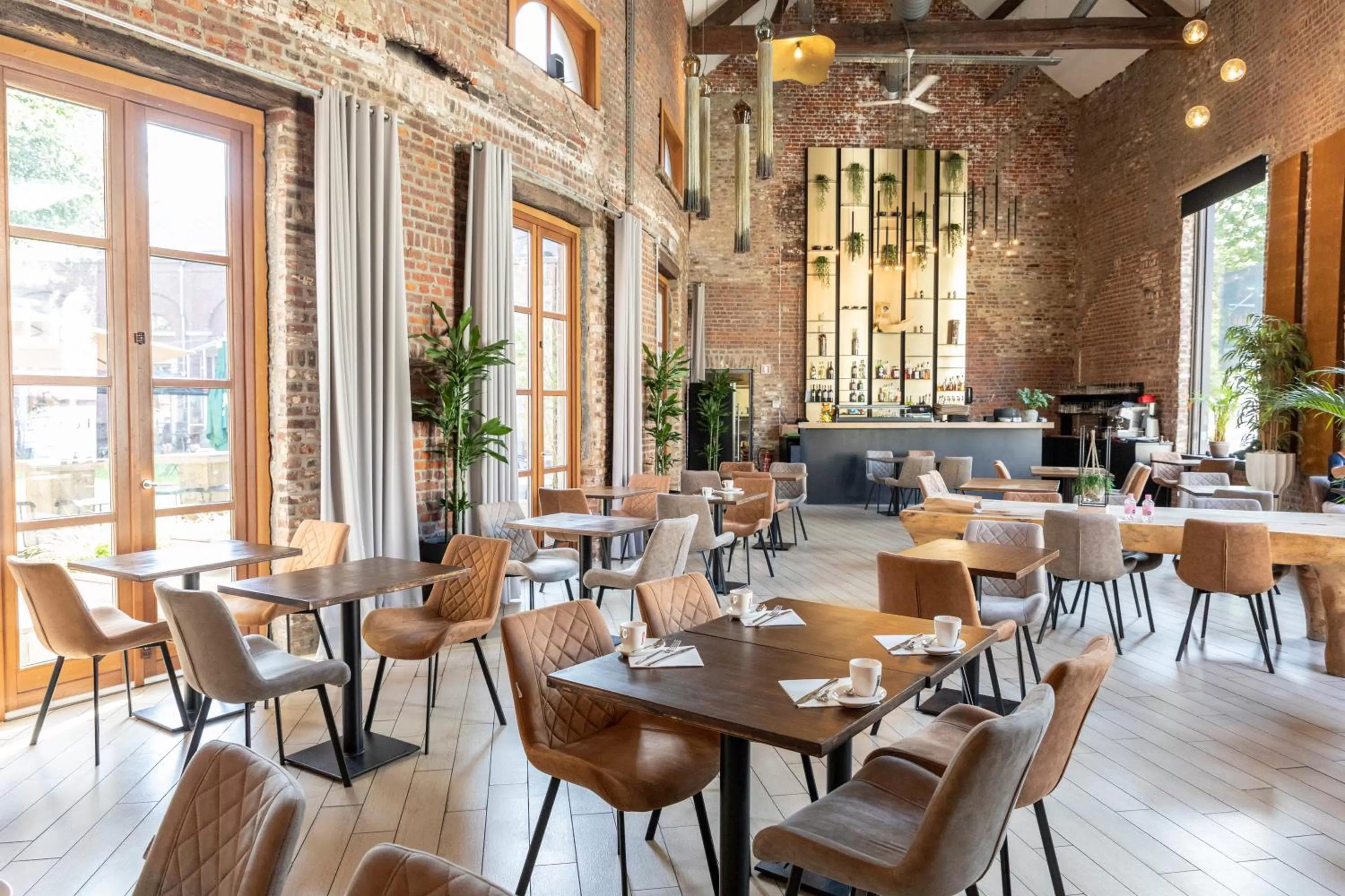 Restaurant/places to eat in Eburon Hotel