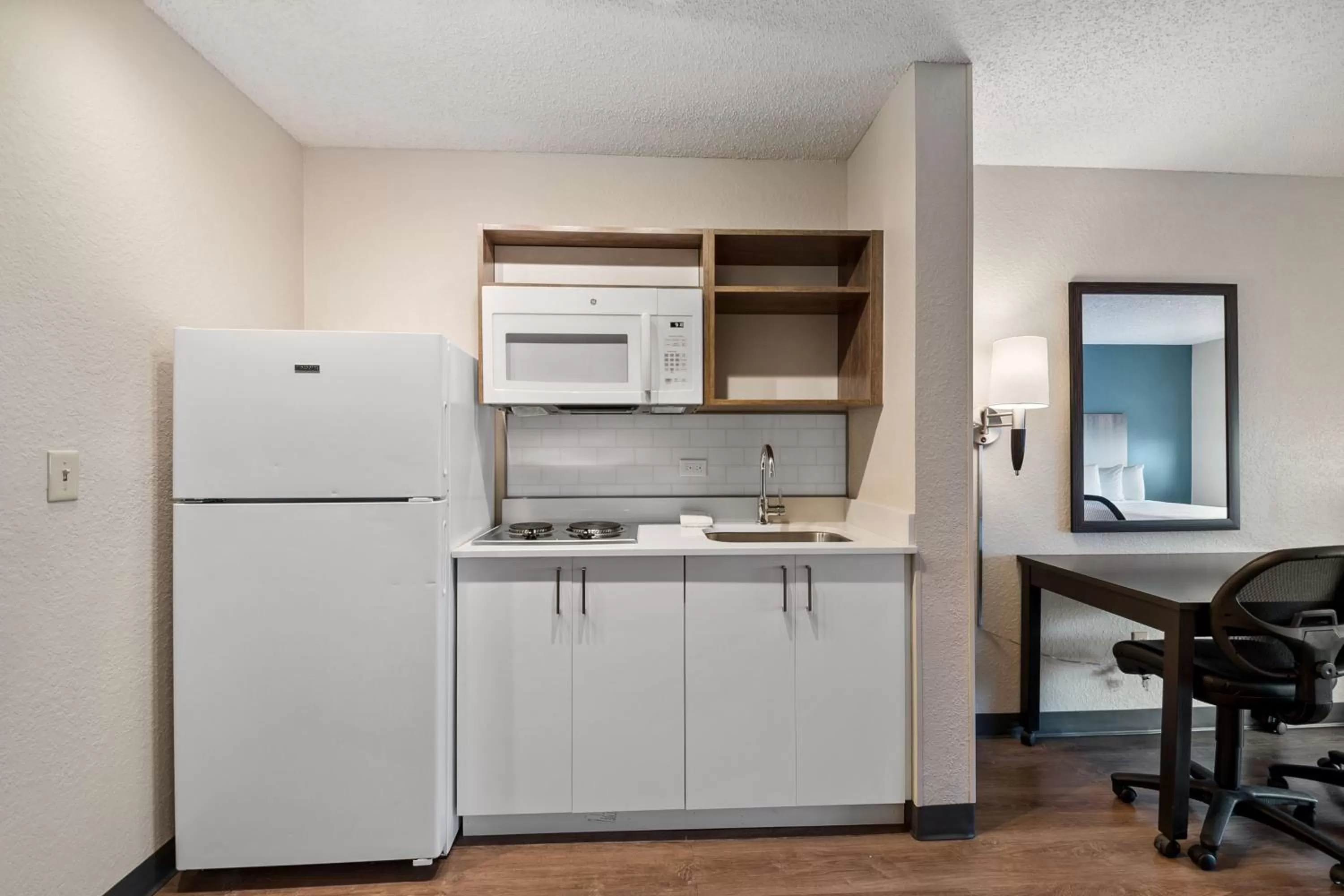 Kitchen or kitchenette in Extended Stay America Premier Suites - Miami - Downtown Brickell - Cruise Port