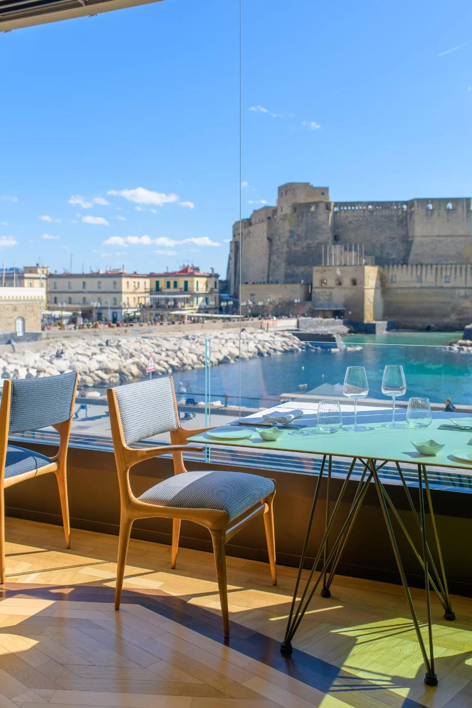 Restaurant/places to eat in Hotel Royal Continental