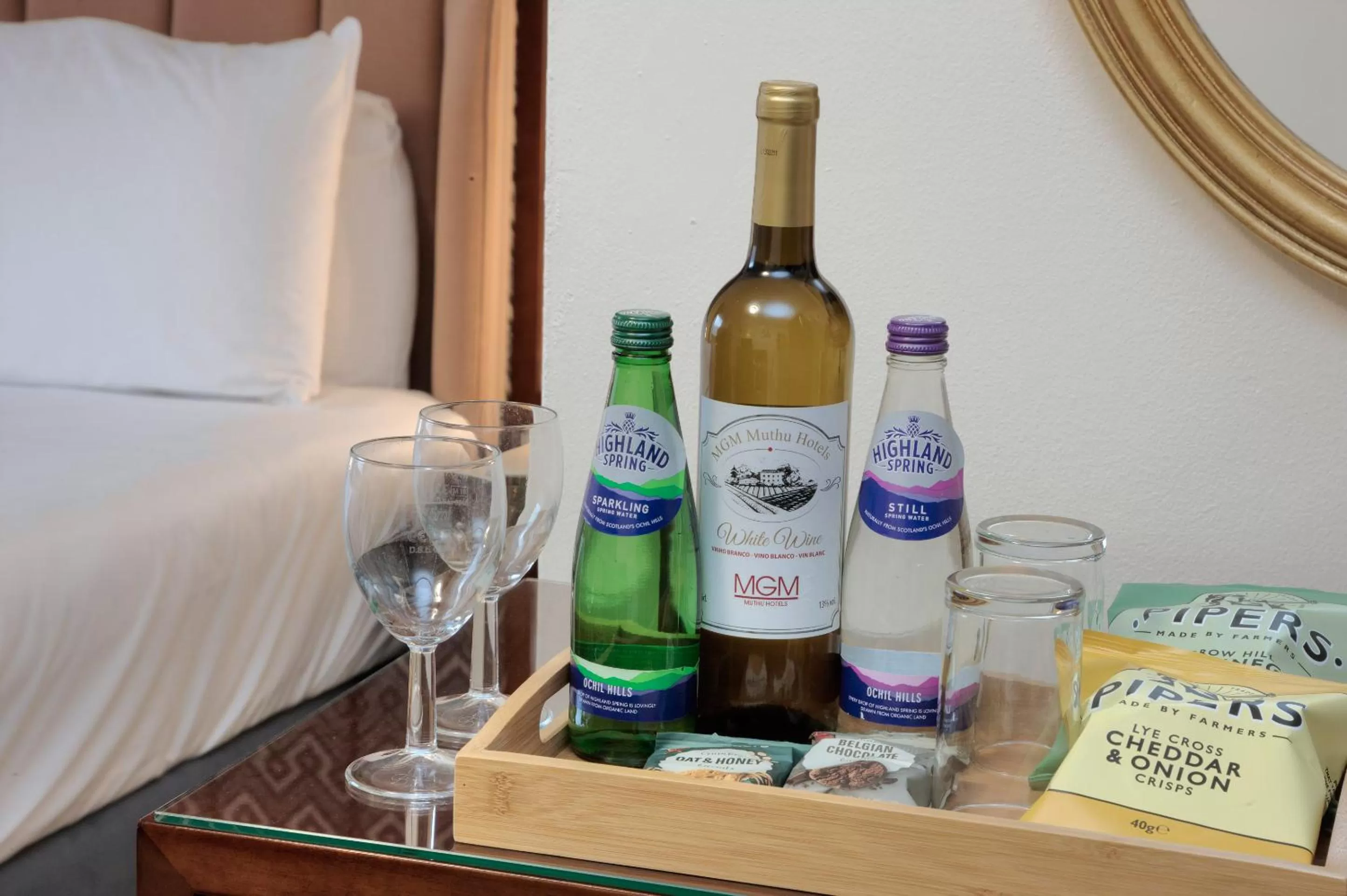 Food and drinks, Bed in Muthu Fort William Hotel