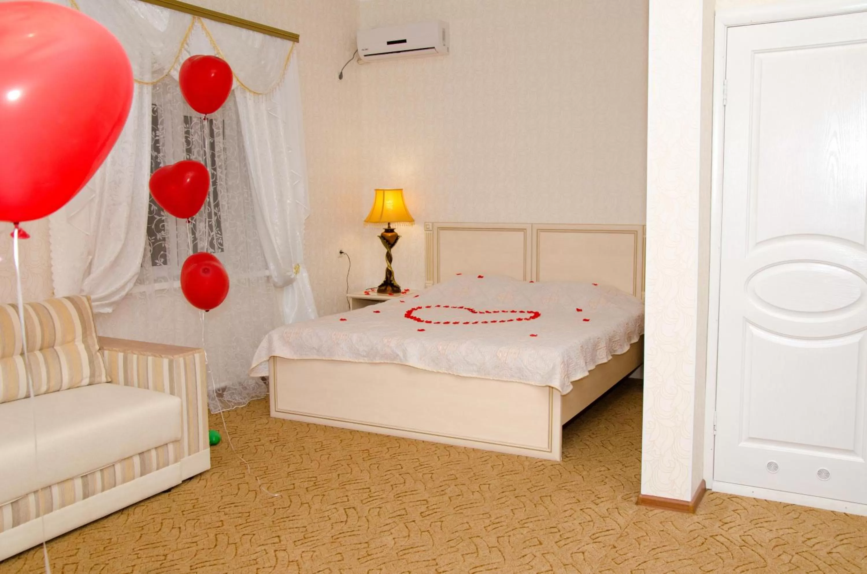 Shower, Bed in Galian Hotel