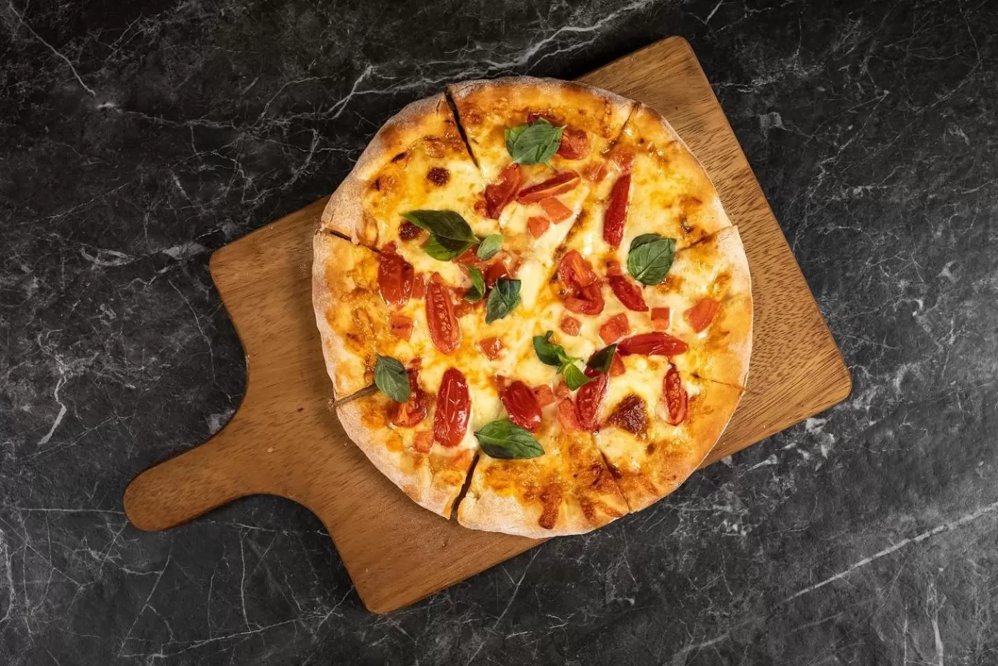 Restaurant/places to eat in Madama Residence