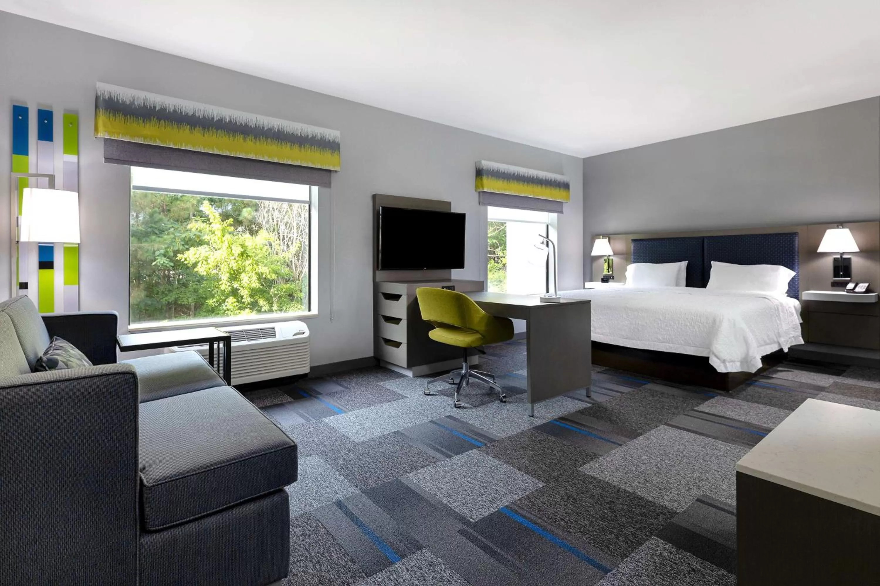 Bedroom, Bed in Hampton Inn & Suites Nacogdoches