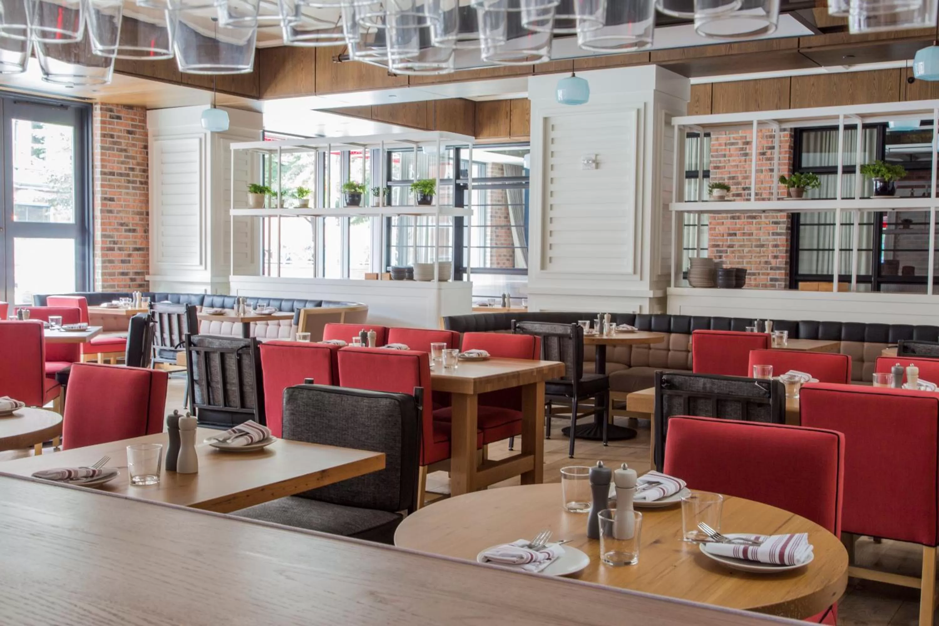 Restaurant/places to eat in Kimpton Journeyman Hotel by IHG