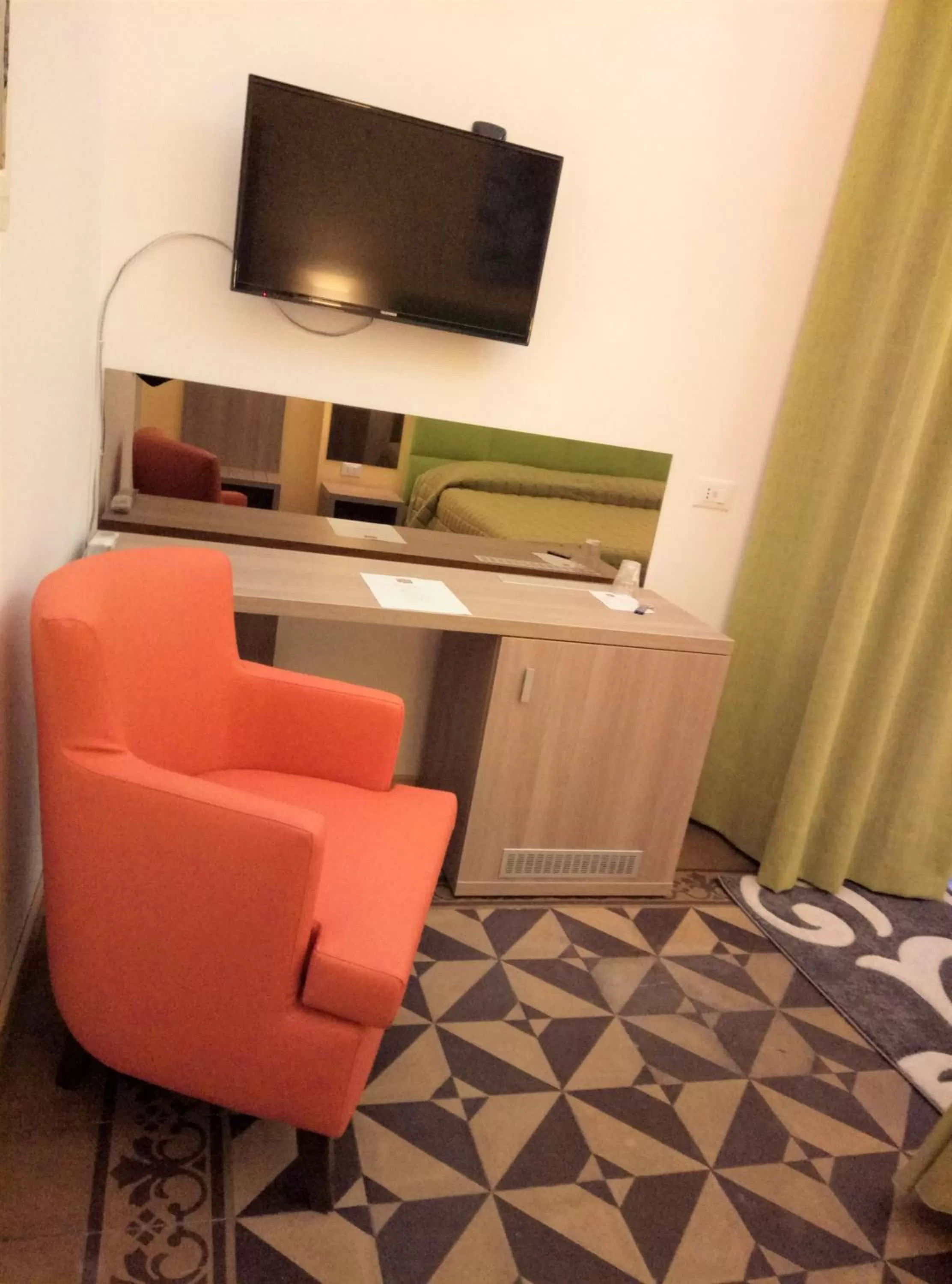 TV and multimedia in Moonlight Hotel&Suites