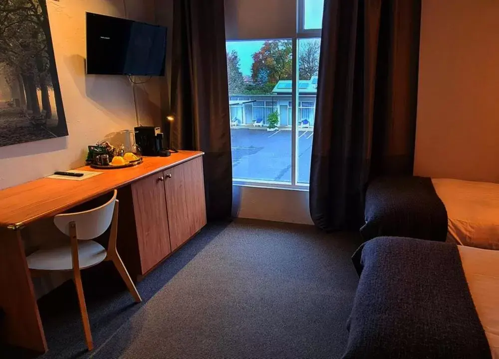 Signature Queen plus Twin Room in The Oriana Orange - Retro Hotel & Resort Signature Queen plus Twin Room in The Oriana Orange - Retro Hotel & Resort