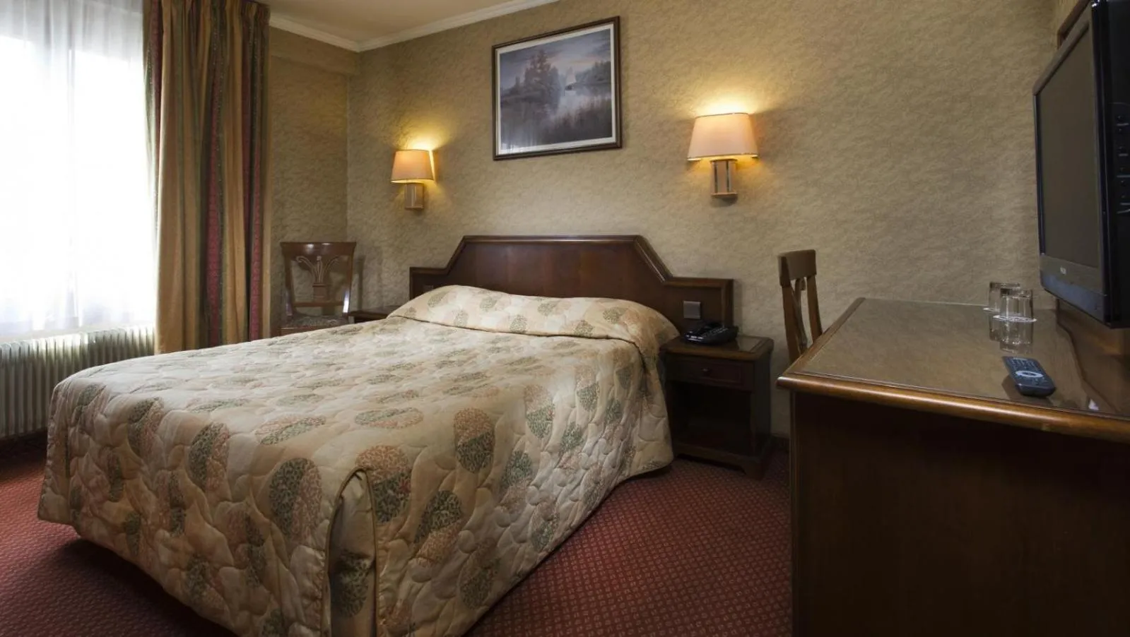 Bedroom, Bed in Hotel Meslay Republique