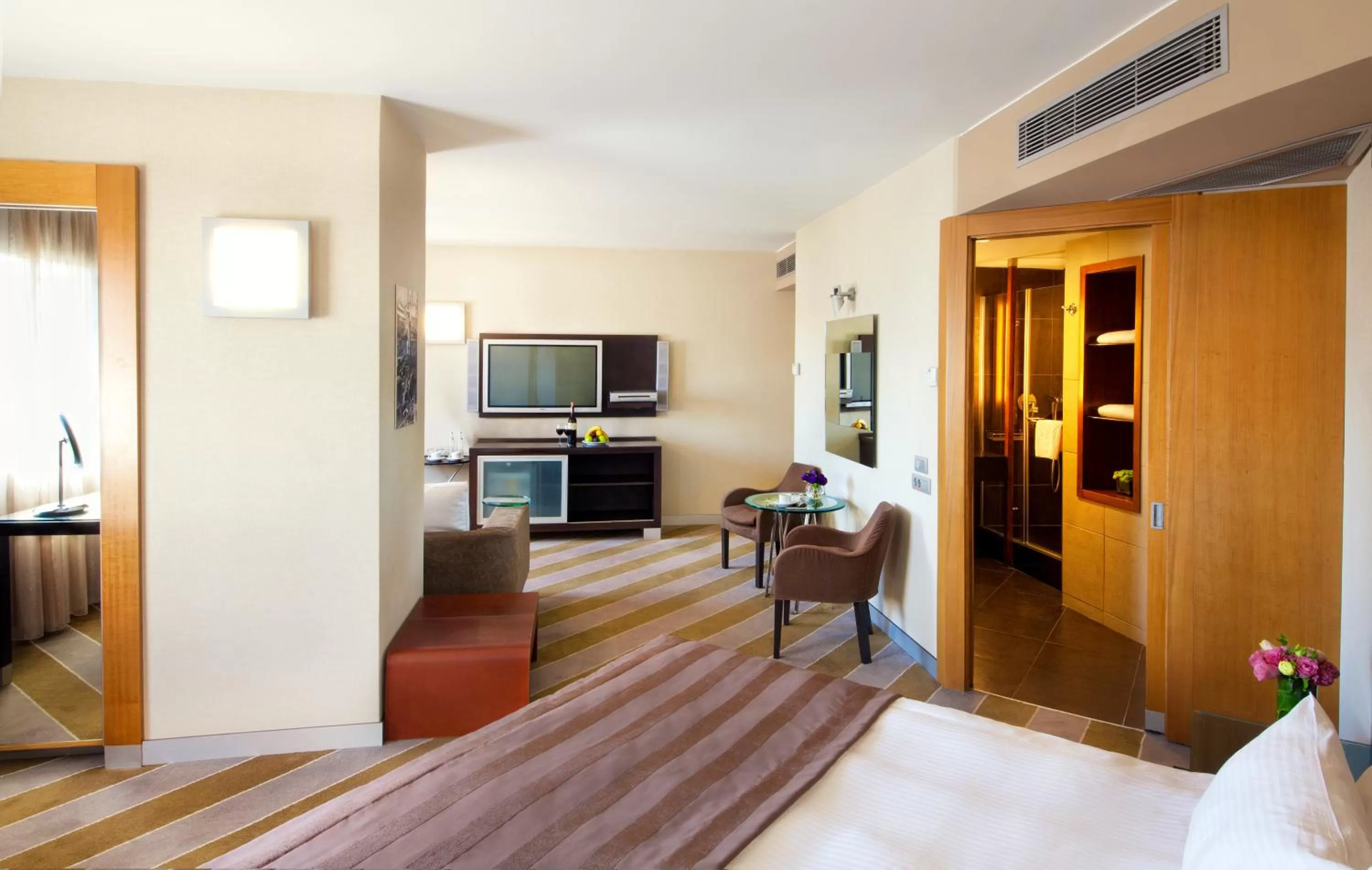 Bed in Point Hotel Taksim