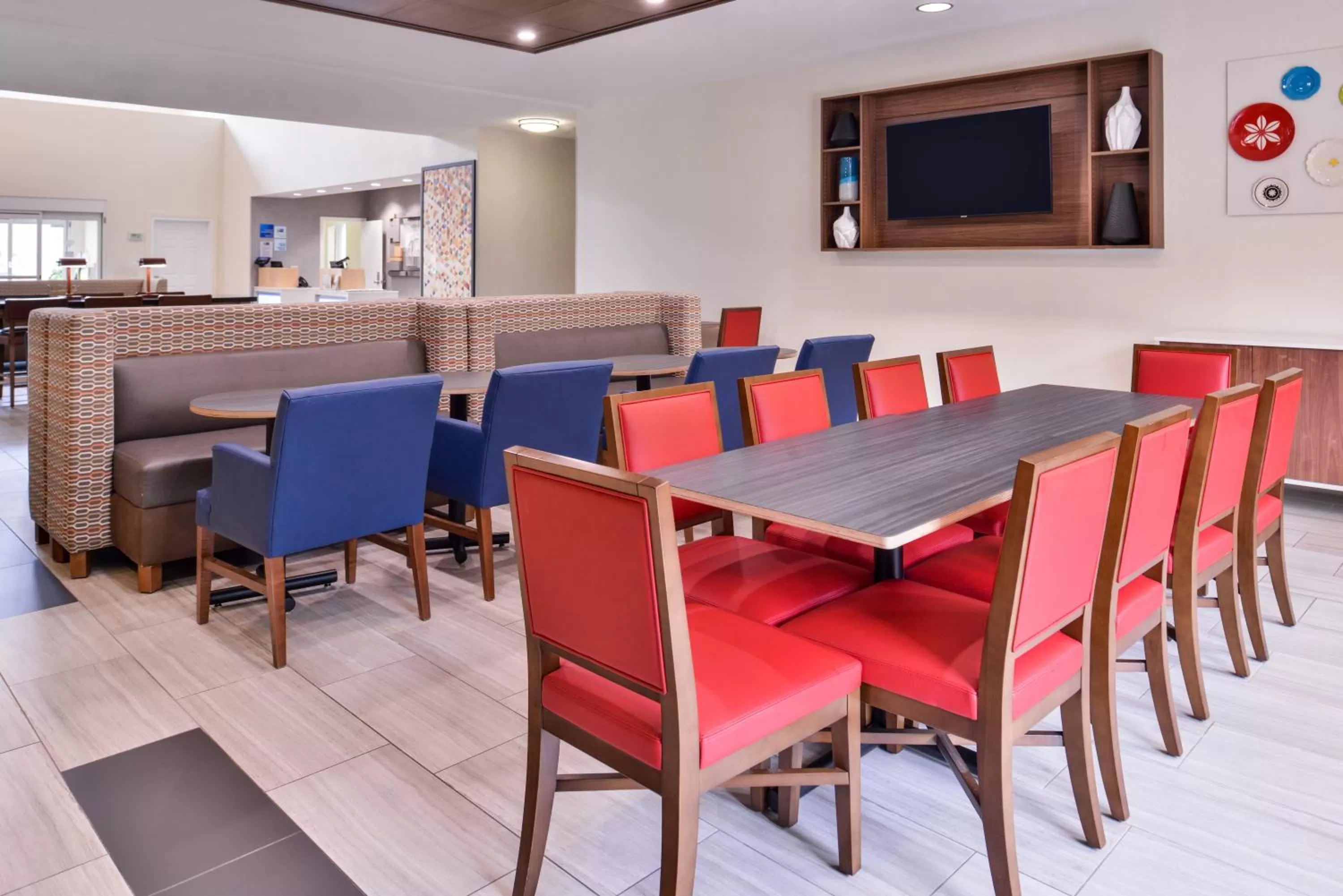 Property building in Holiday Inn Express Tampa North Telecom Park by IHG